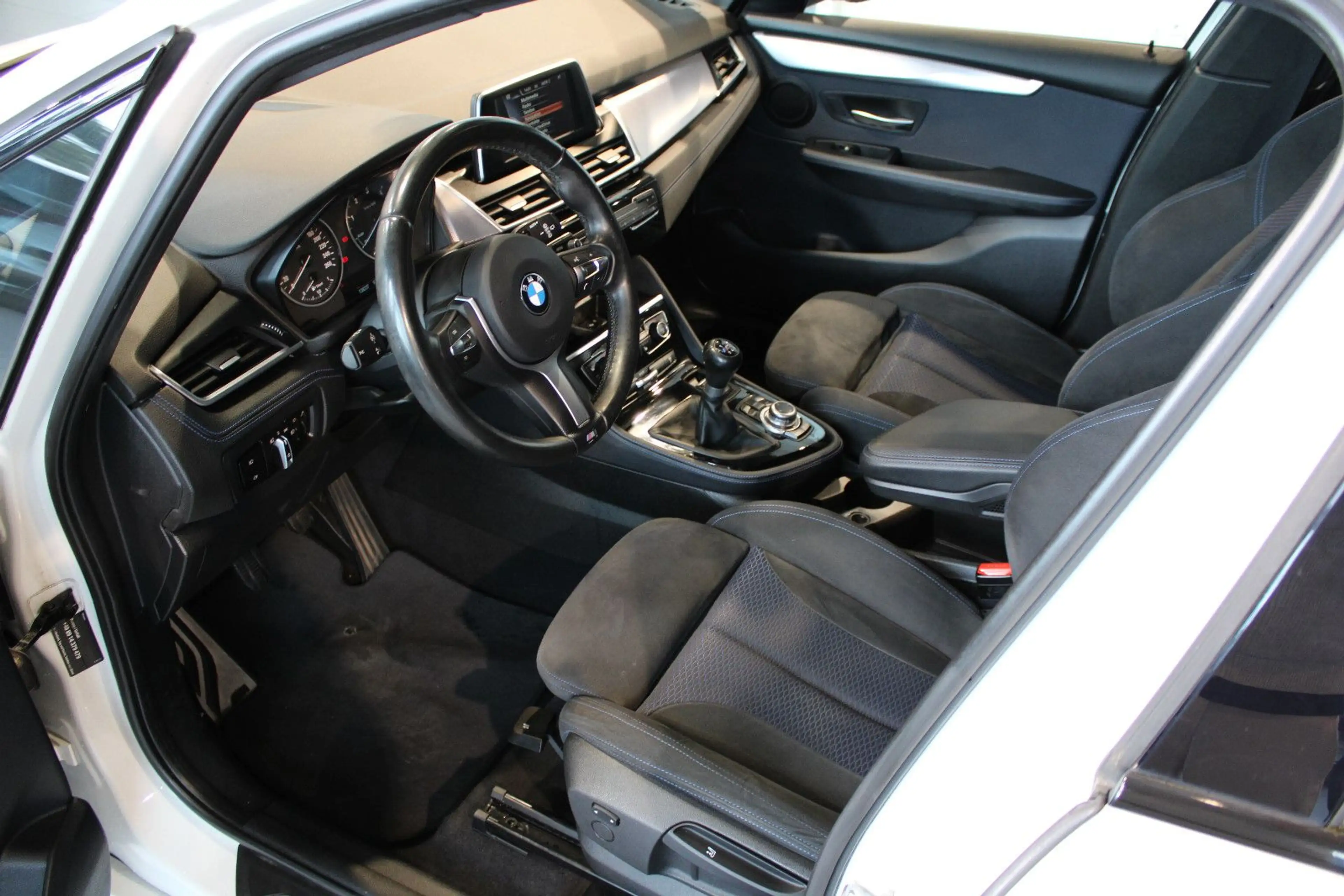 BMW 216 d Active Tourer M-Sport PDC Tempomat Klima — photo 10