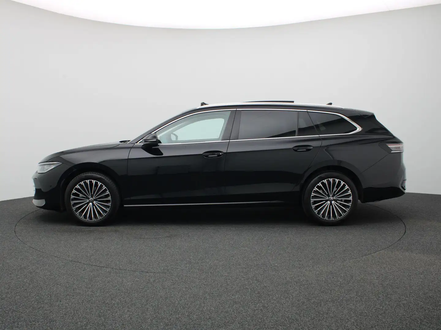 Volkswagen Passat Variant 1.5 eTSI Elegance Business 150PK DSG Pano-Schuifda Zwart - 2