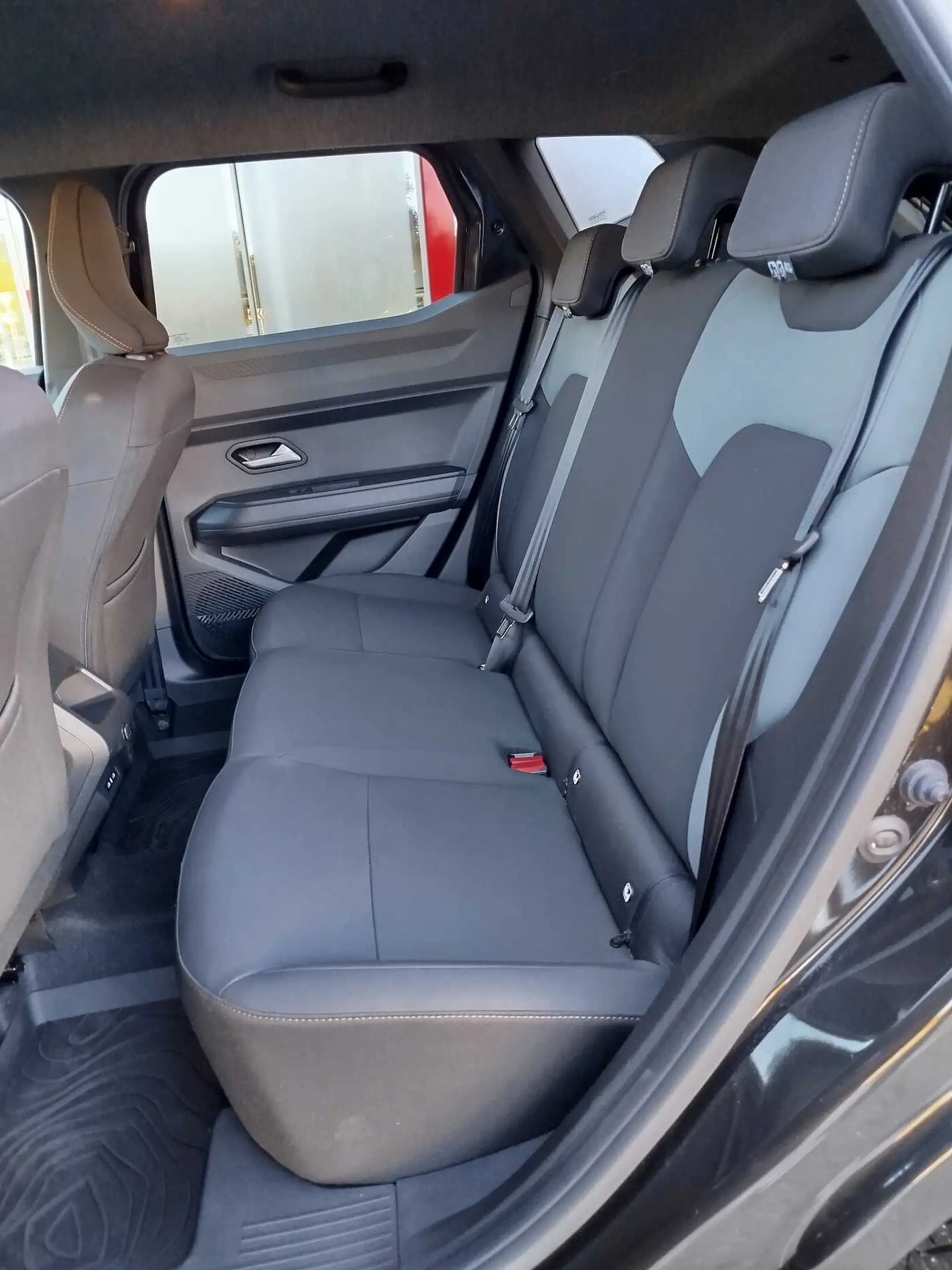 Dacia Duster Extreme TCe 130 WINTER+/CITY/TECHNIKPAK — photo 11