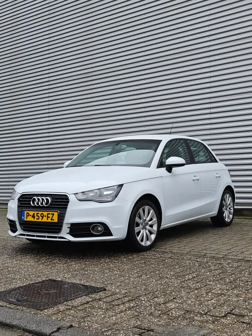 Audi A1 Sportback 1.2 TFSI Attraction Blanc - 2
