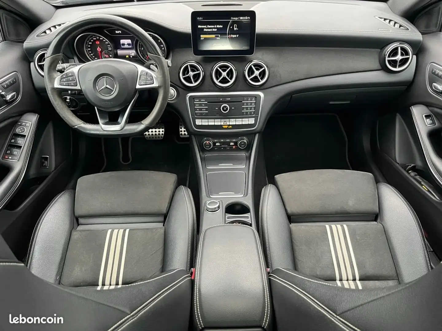 Mercedes-Benz GLA 220 Classe MERCEDES 220d 7-G DCT 4Matic WhiteArt Edition Grijs - 2