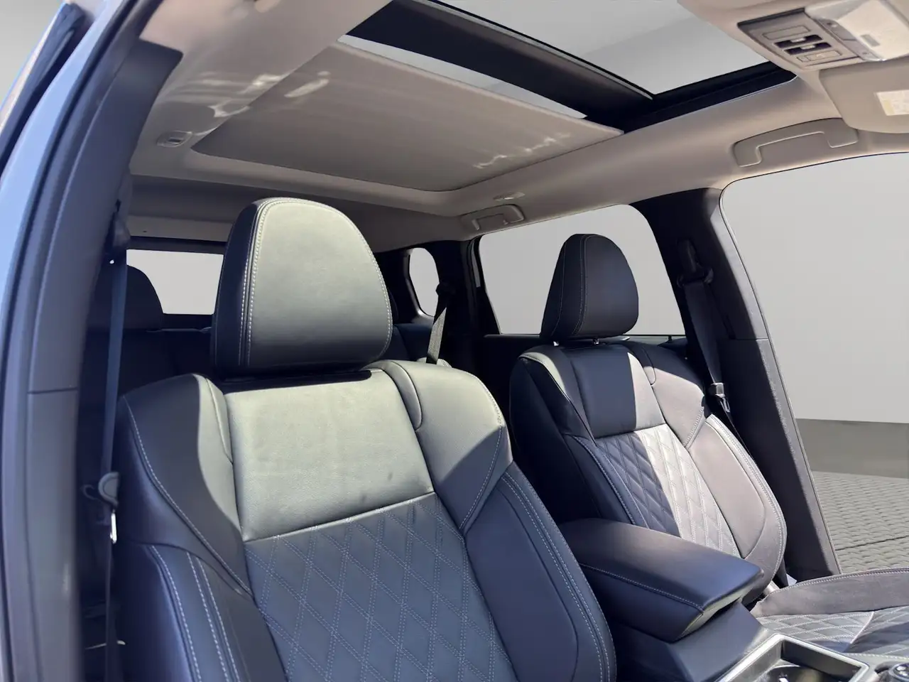 Mitsubishi Outlander снимка Mitsubishi Outlander