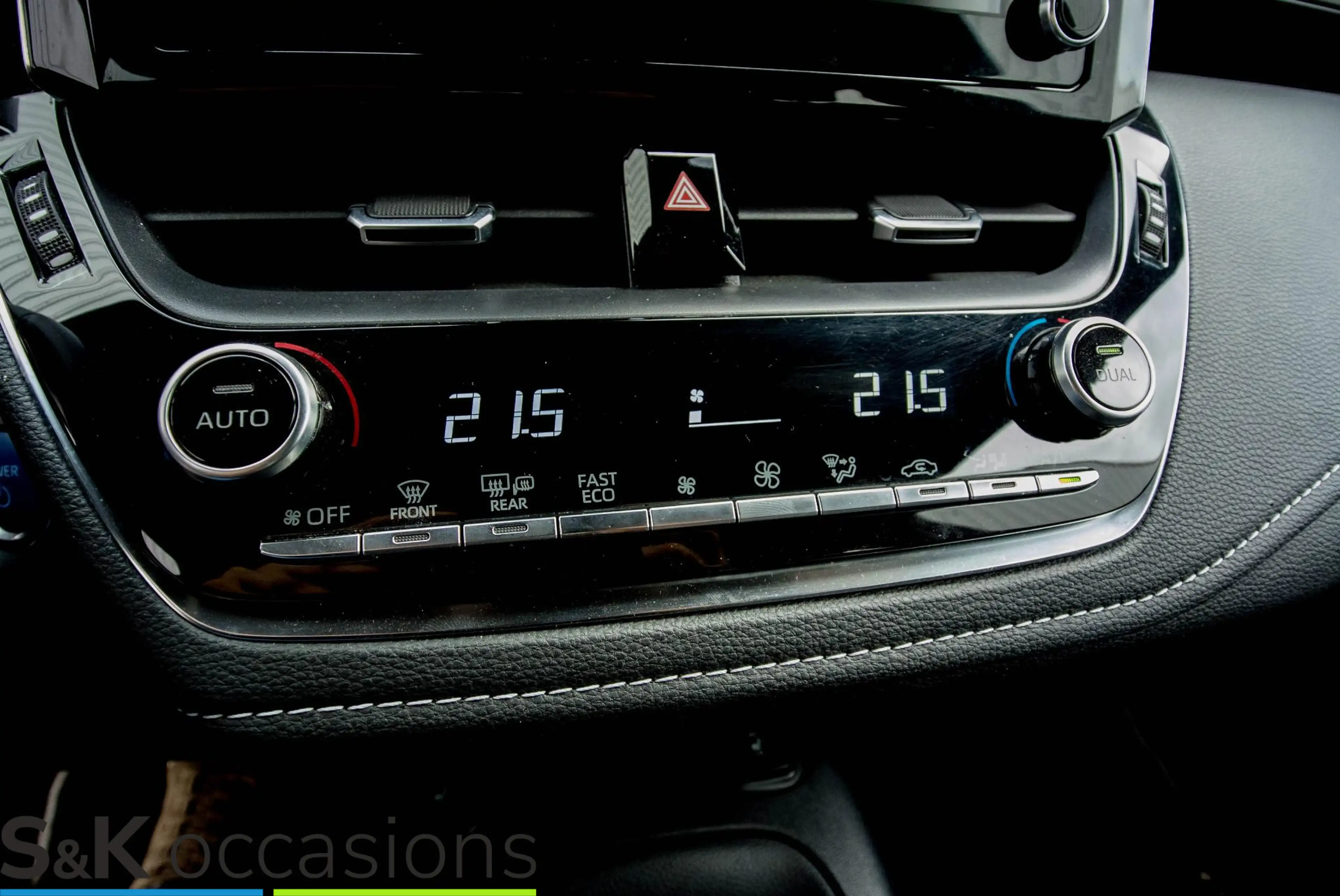 Toyota Corolla Touring Sports 1.8 Hybrid 10j. garantie BSM NAVI C — photo 11