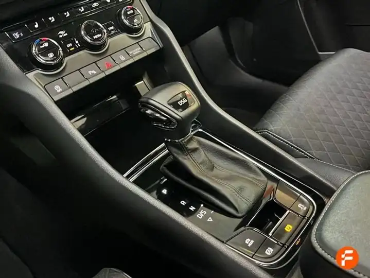 Škoda Karoq 125 ANIVERSARIO 1.5 TSI ACT 2020, foto 17