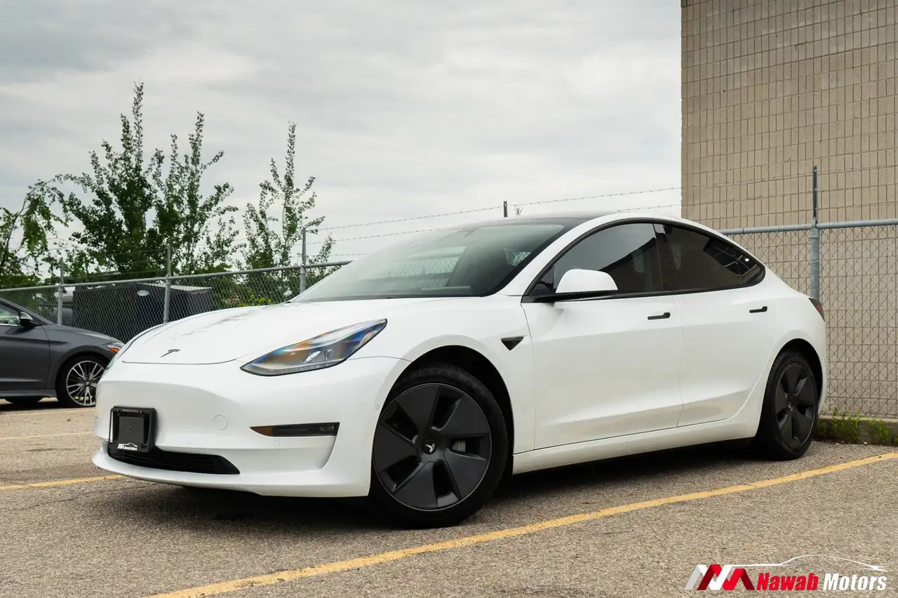 Tesla Model 3 снимка Tesla Model 3