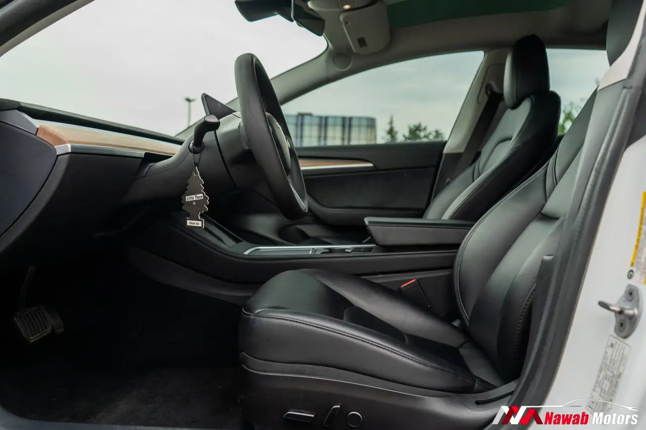 Tesla Model 3 снимка Tesla Model 3