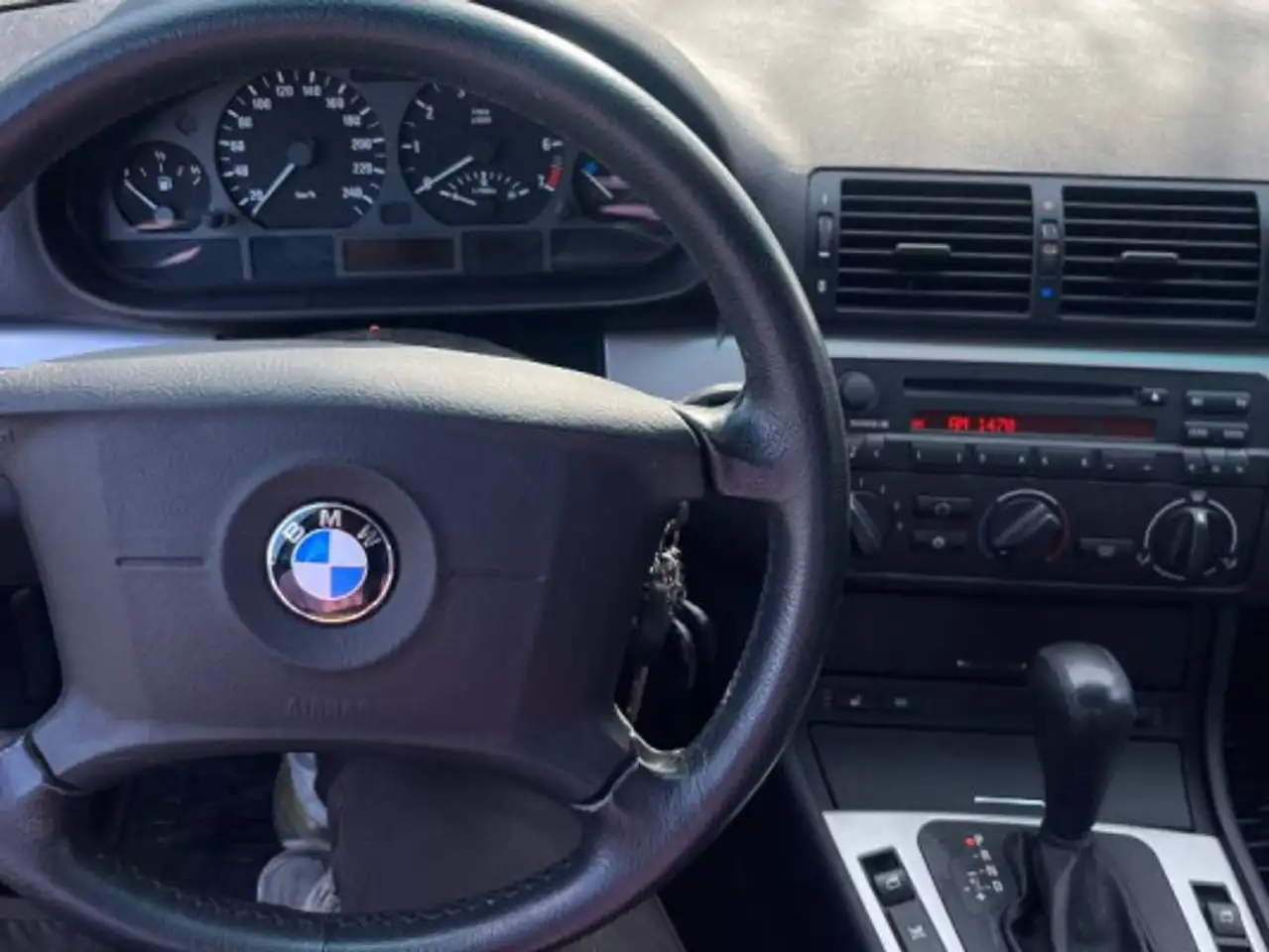BMW 3 Series снимка BMW 3 Series