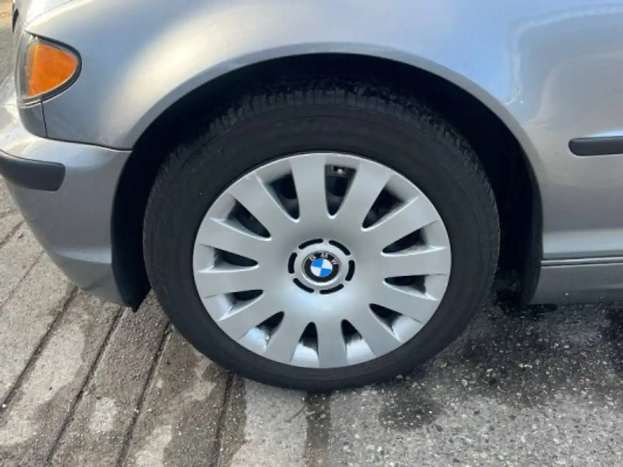 BMW 3 Series снимка BMW 3 Series