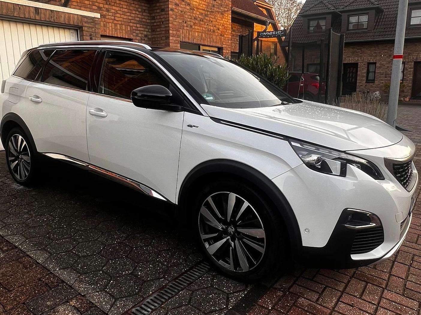 Second hand Peugeot 5008 2.0