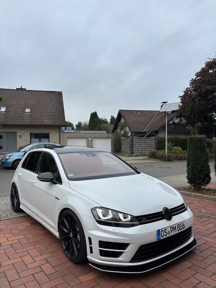 Volkswagen Golf R 4Motion BlueMotion Technology DSG — photo 1 of 15