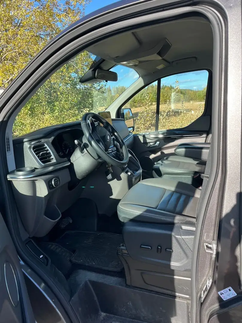 Ford Tourneo Custom 1,0 Eco PHEV Aut. Grau - 2