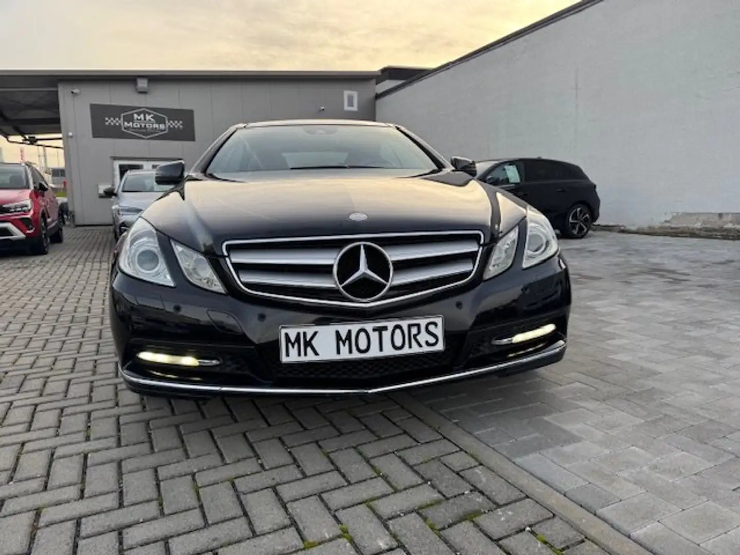 Mercedes-Benz E 250 E 250 CGI BlueEfficiency Negru - 2