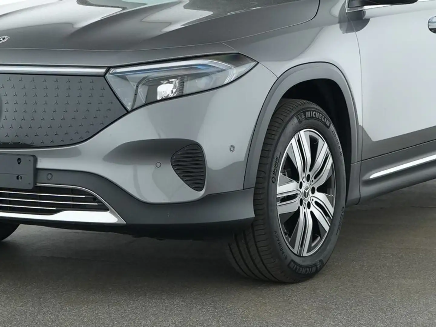 Mercedes-Benz EQB 300 4M PROGR-ADV+ PANOR FAP SOUND KEYLGO VZA Gris - 2