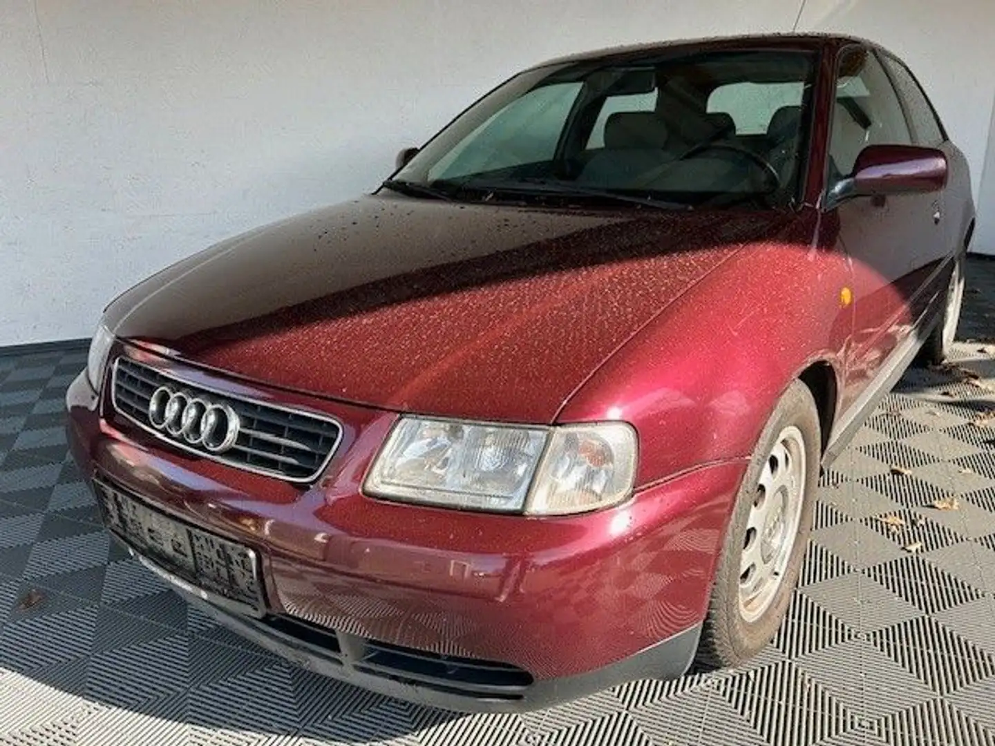 Audi A3 1.6  *3 Jahre noch dann Oldtimer* Rot - 1