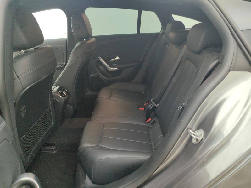 Mercedes-Benz CLA 180 d ShootingBrake Luxury 7GTRONIC CUIR-LED-CRUISE-NAVI — photo 9