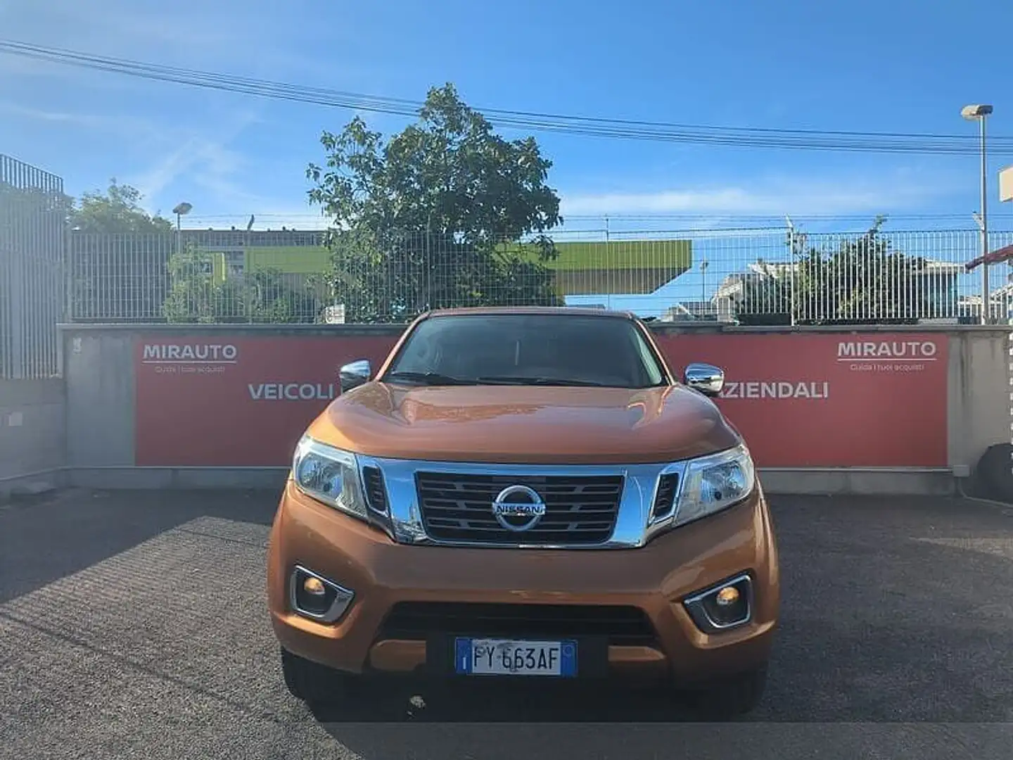 Nissan Navara 3ª serie Navara 2.3 dCi 4WD Double Cab N-Connecta Arancione - 2