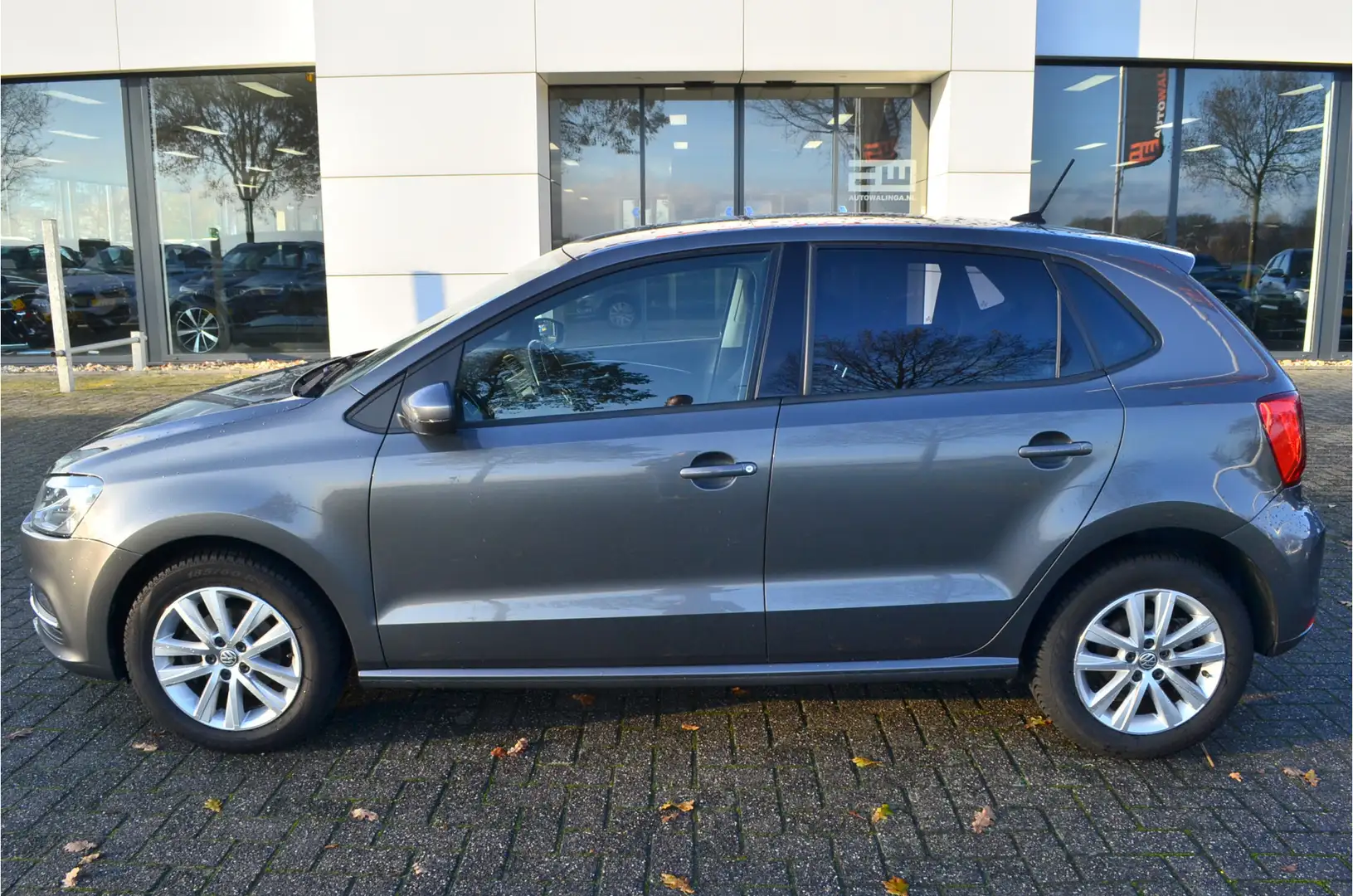 Volkswagen Polo 1.2 TSI 4 Cil. Comfortline Carplay | Parkeersensor Gris - 2