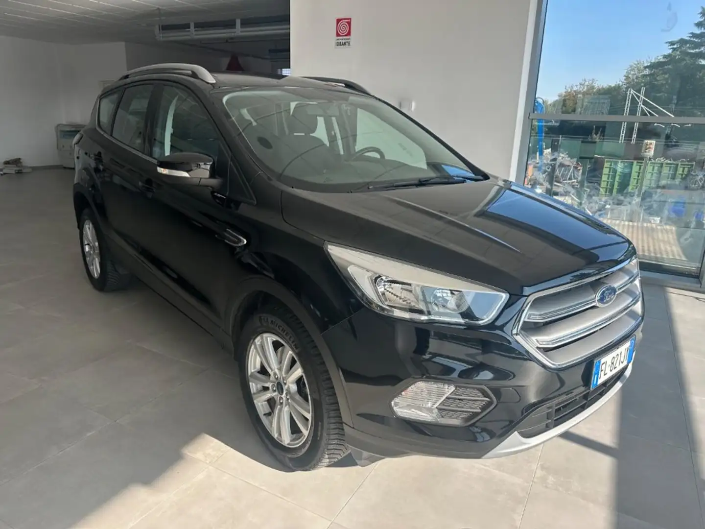 Ford Kuga 1.5 TDCI 120 CV S&S 2WD Business Schwarz - 2