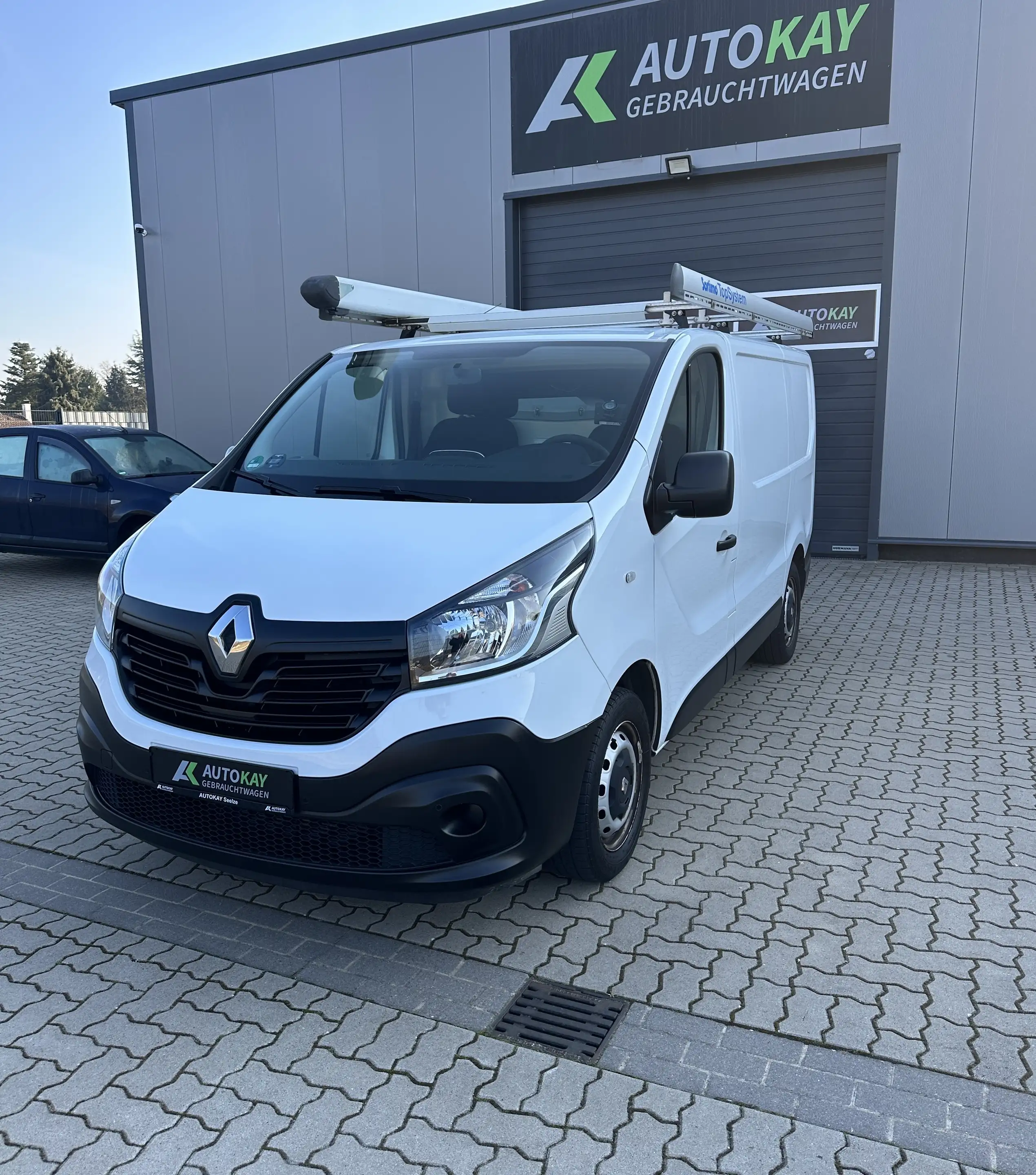 Renault Trafic L1H1 2,7t Komfort Sortimo Schränke*Klima*Navi*PDC*AHK*Rückfahrkamera.* Mwst Ausweisbar — photo 3