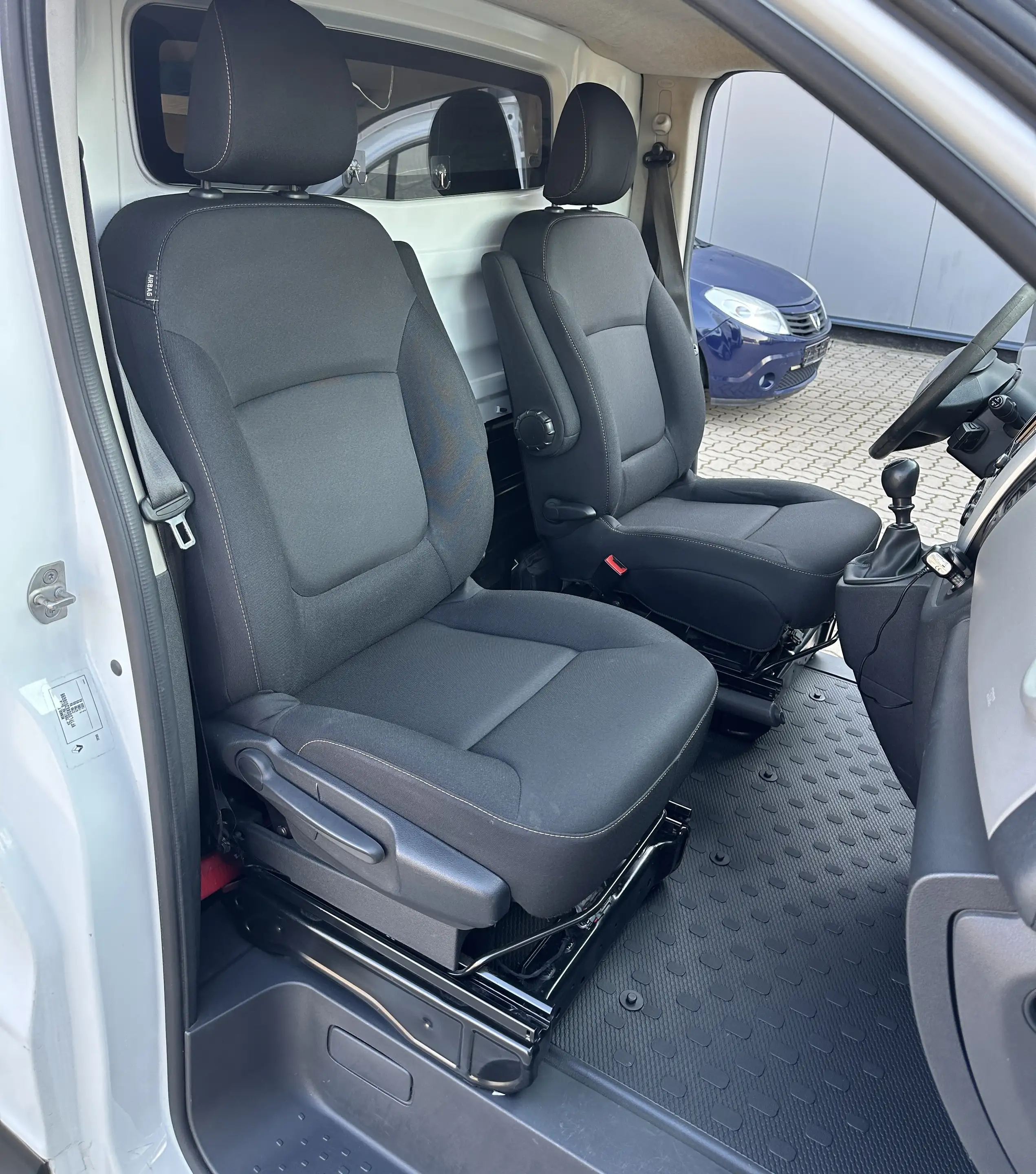 Renault Trafic L1H1 2,7t Komfort Sortimo Schränke*Klima*Navi*PDC*AHK*Rückfahrkamera.* Mwst Ausweisbar — photo 10