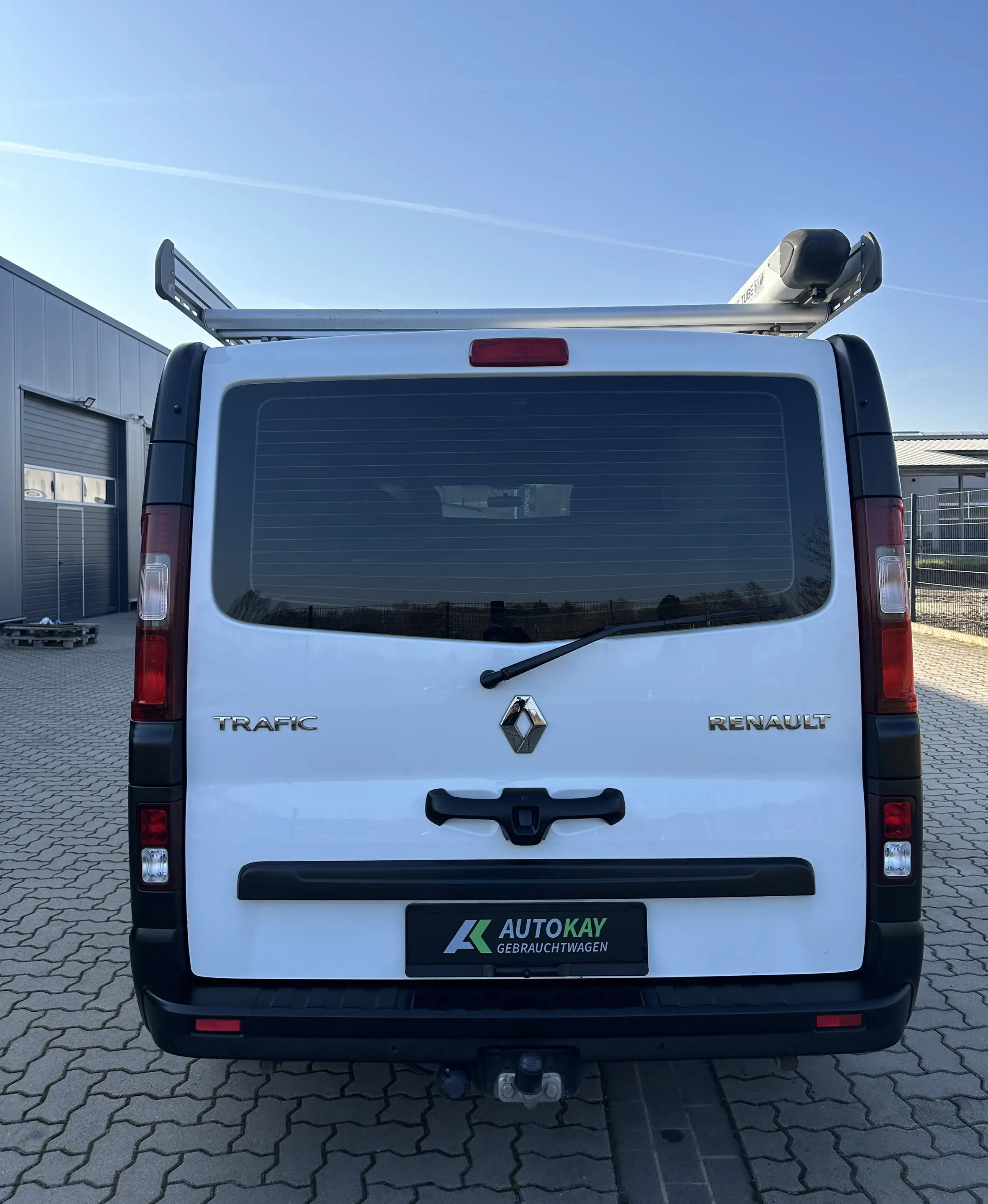 Renault Trafic L1H1 2,7t Komfort Sortimo Schränke*Klima*Navi*PDC*AHK*Rückfahrkamera.* Mwst Ausweisbar — photo 5
