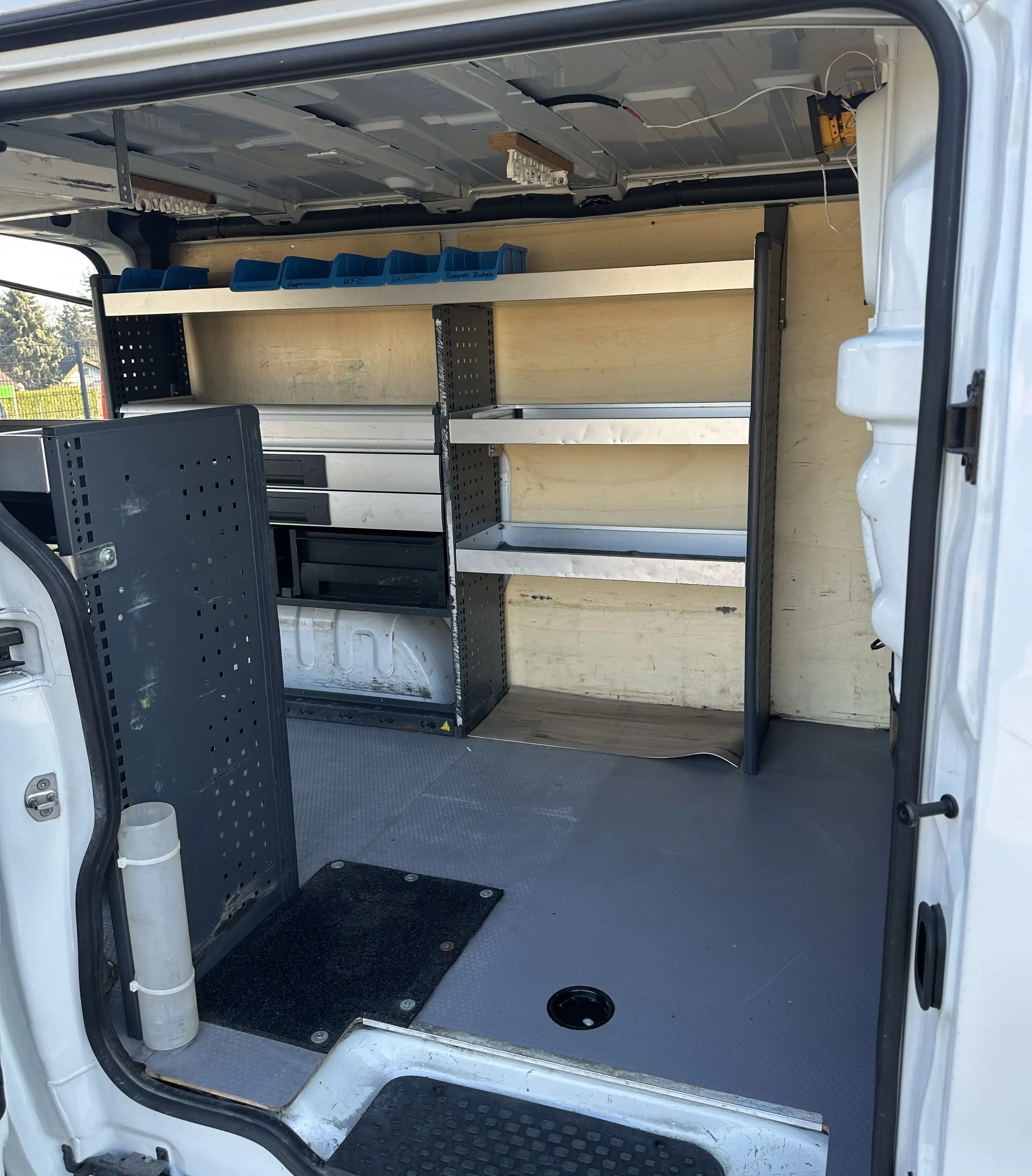Renault Trafic L1H1 2,7t Komfort Sortimo Schränke*Klima*Navi*PDC*AHK*Rückfahrkamera.* Mwst Ausweisbar — photo 13