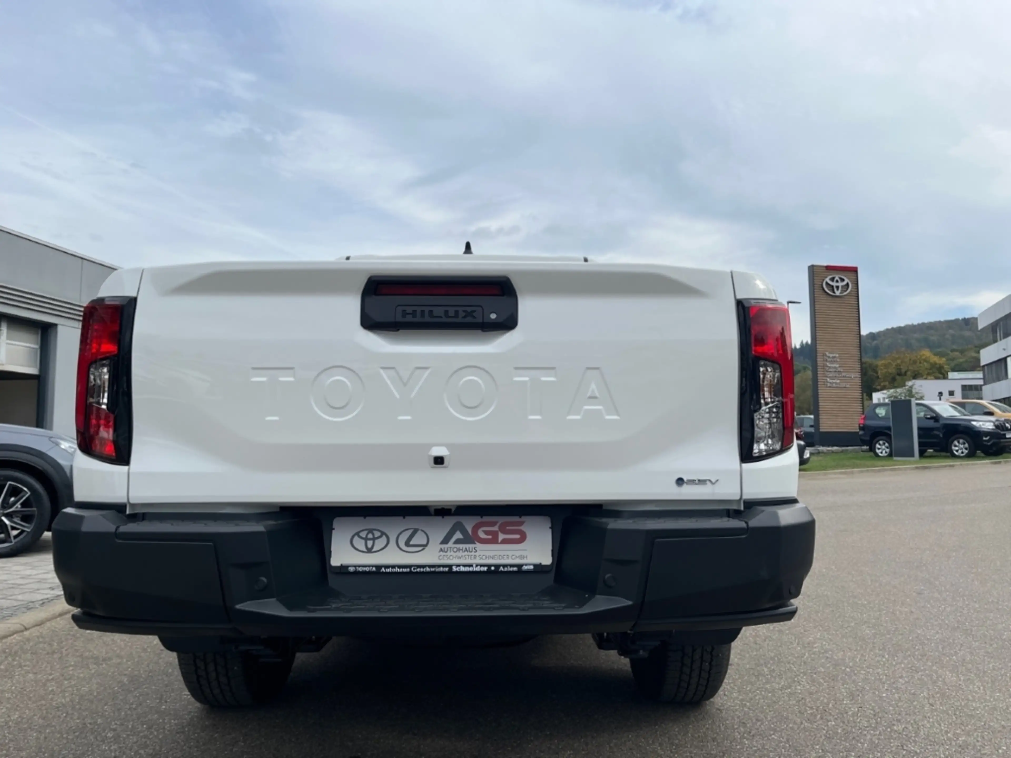 Toyota Hilux Double Cab BEV Duty Elektromotor / 59,2kWh On Stoc — photo 11