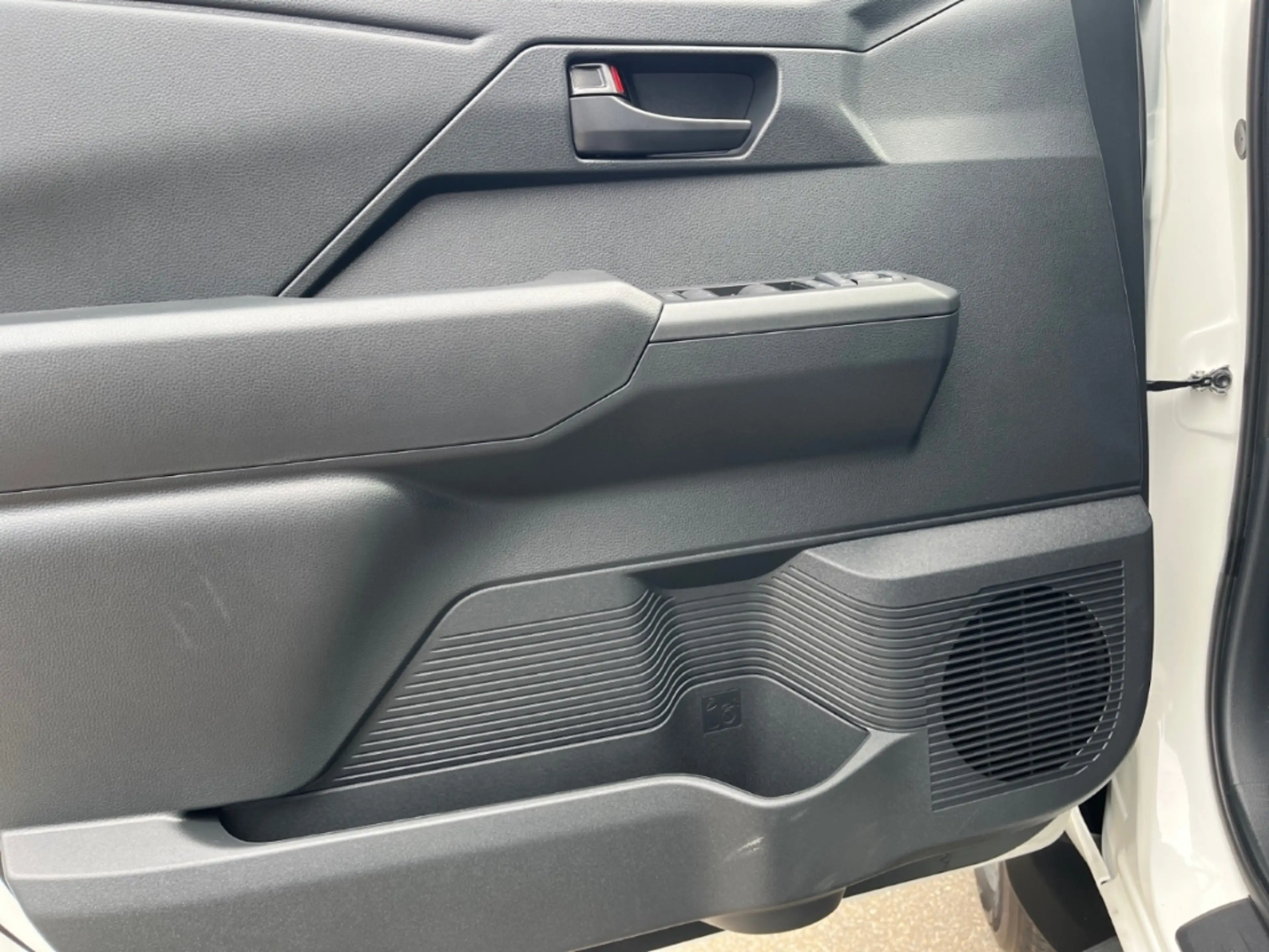 Toyota Hilux Double Cab BEV Duty Elektromotor / 59,2kWh On Stoc — photo 13