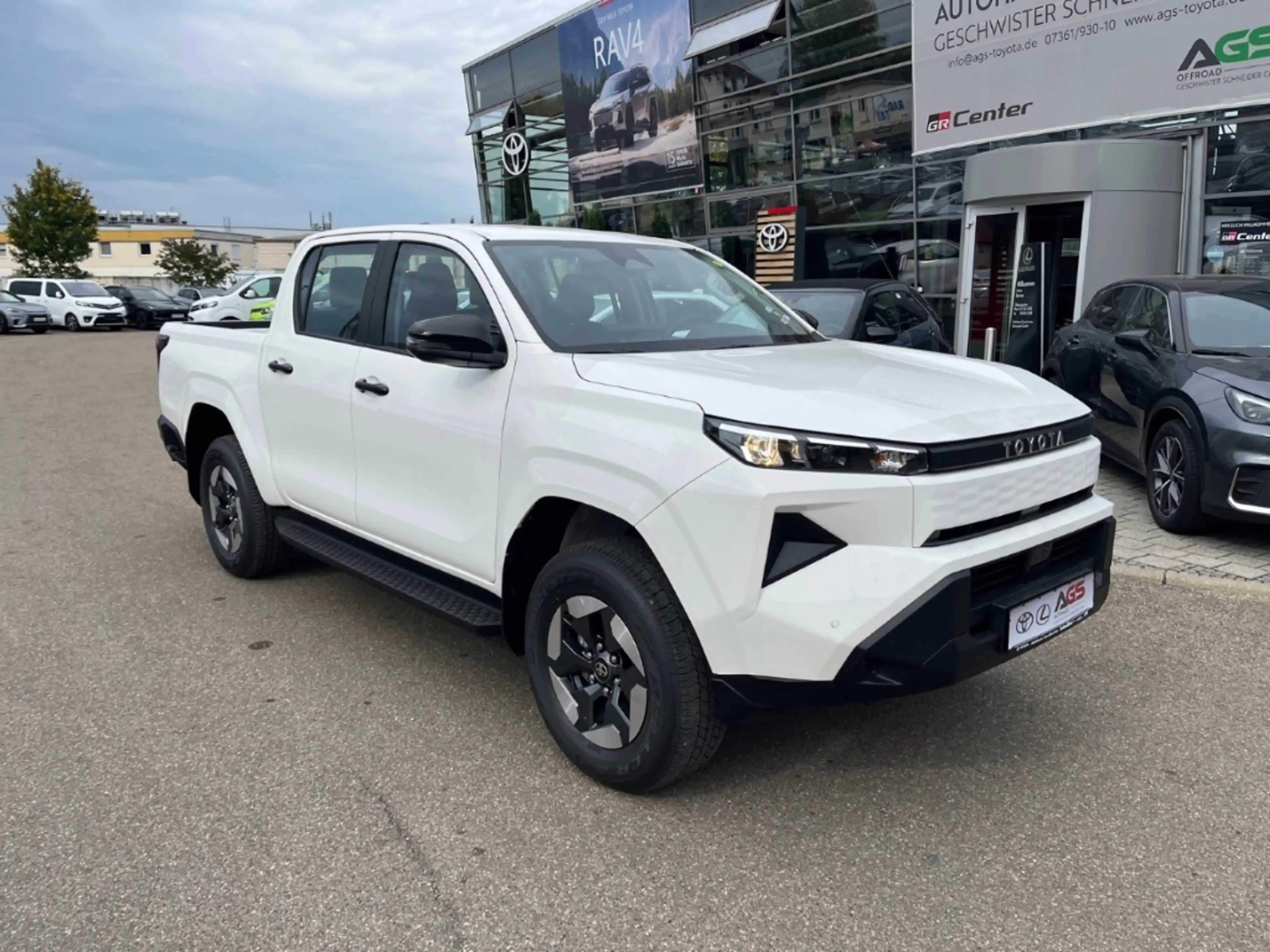 Toyota Hilux Double Cab BEV Duty Elektromotor / 59,2kWh On Stoc — photo 2