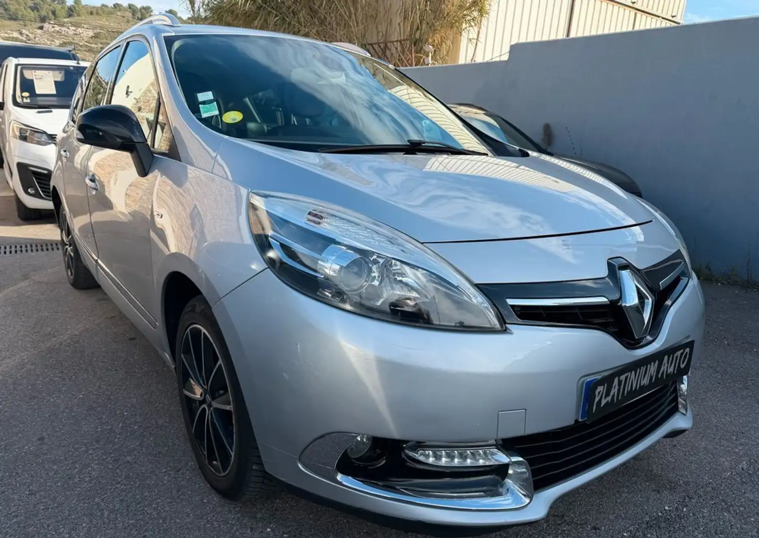 Renault Scenic Grand III (3) 1.5 DCI 110 Energy Bose Grau - 1