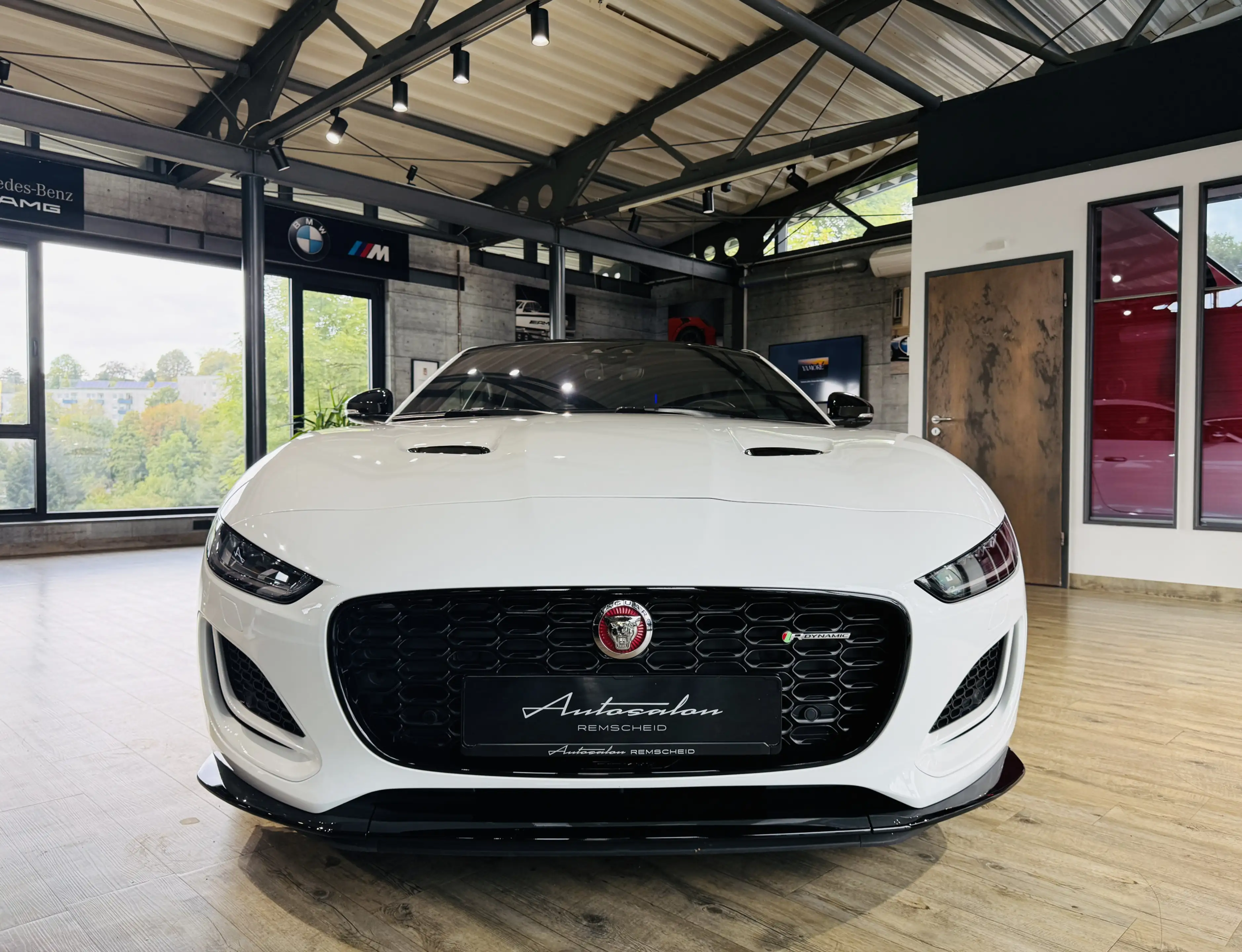 Jaguar F-Type R-Dynamic*PANO*MERIDIAN*SP.ABGAS*KAMERA* — photo 11