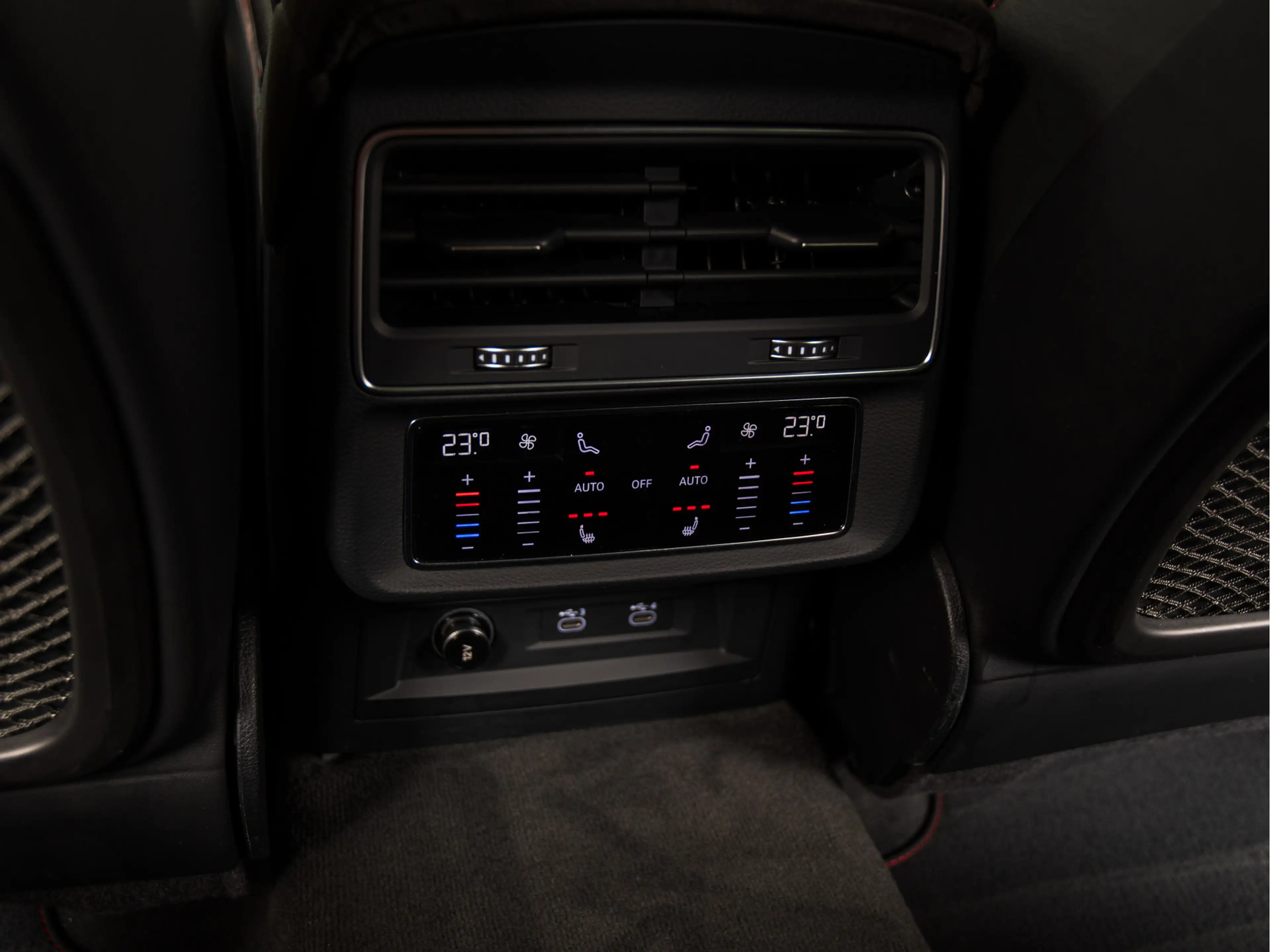 Audi RS Q8 4.0 TFSI quattro CERAMIC | B&O ADVANCED | NIGHT V — photo 31