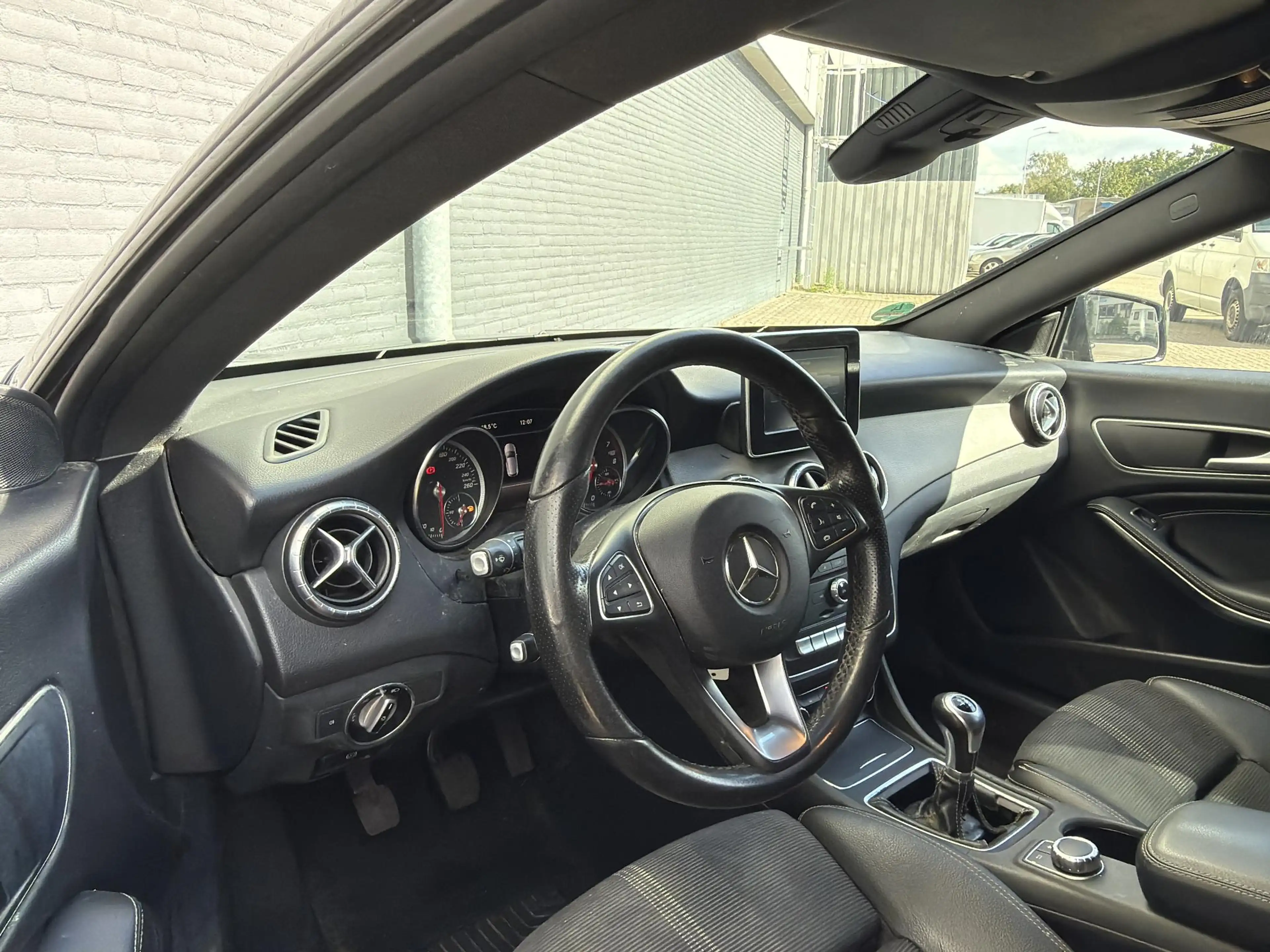 Mercedes-Benz CLA 180 Shooting Brake Lease Edition Plus | € 7.400,- NETT — photo 3