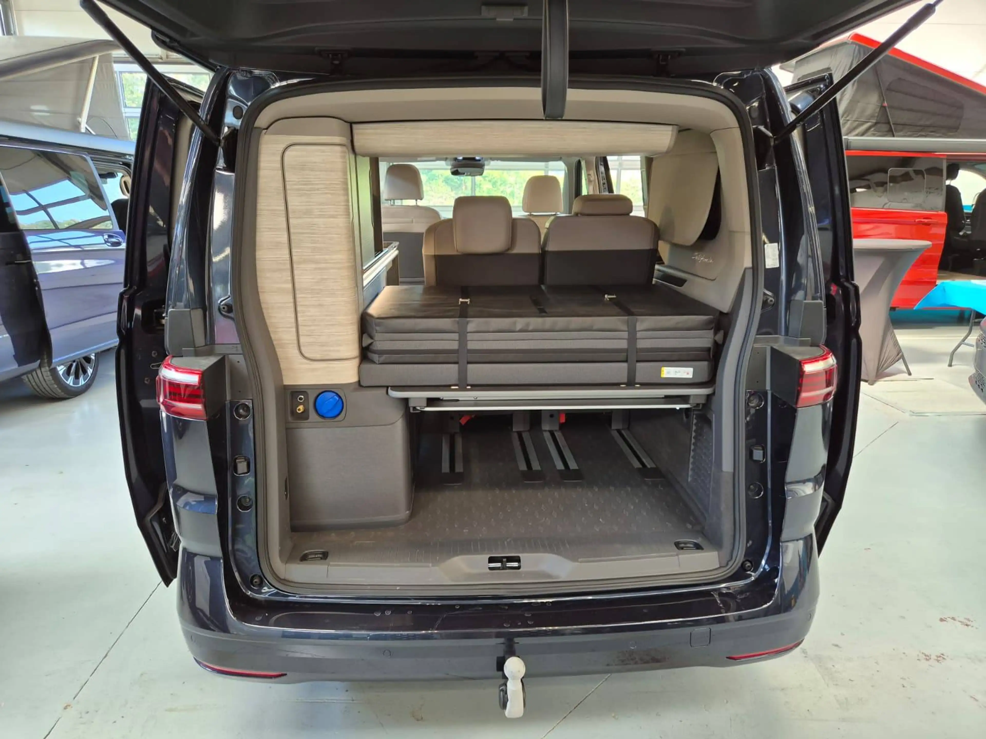Volkswagen T7 California OCEAN 2.0 Diesel Automaat — photo 5