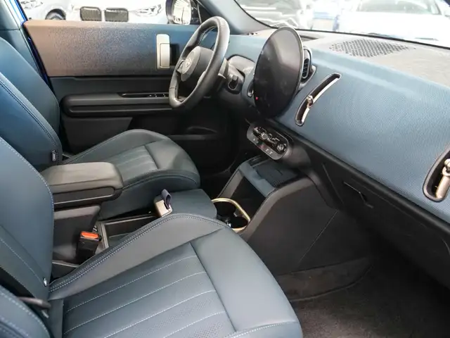 MINI Countryman view 15