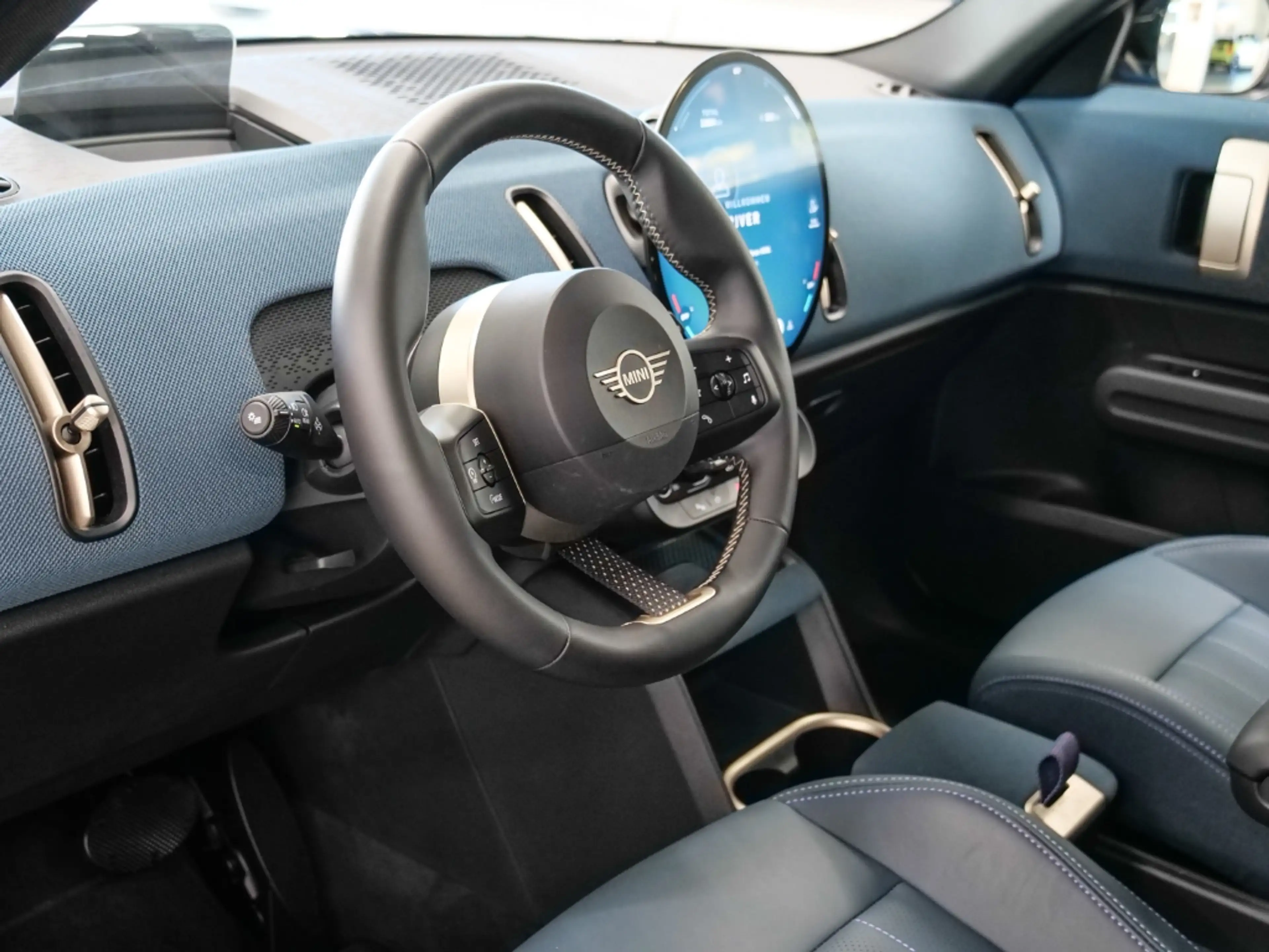 MINI Cooper Countryman Favoured Trim HUD El. Fondsitzverst. Navi LED Kurv — photo 8