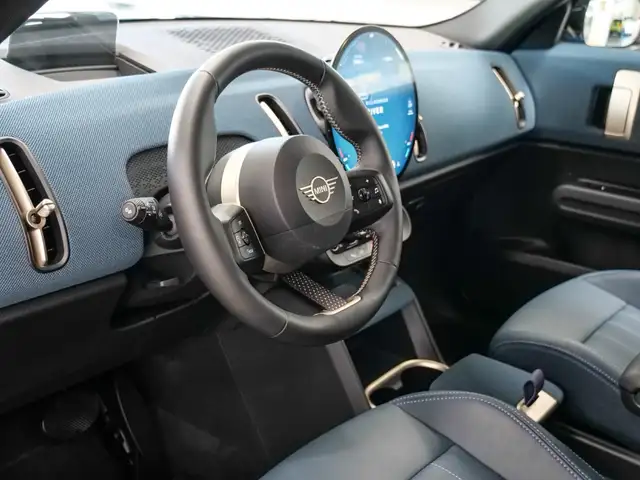 MINI Countryman view 8