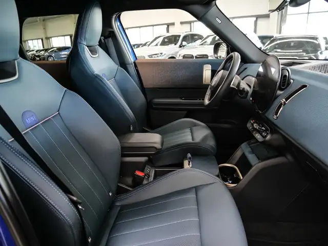 MINI Countryman view 16