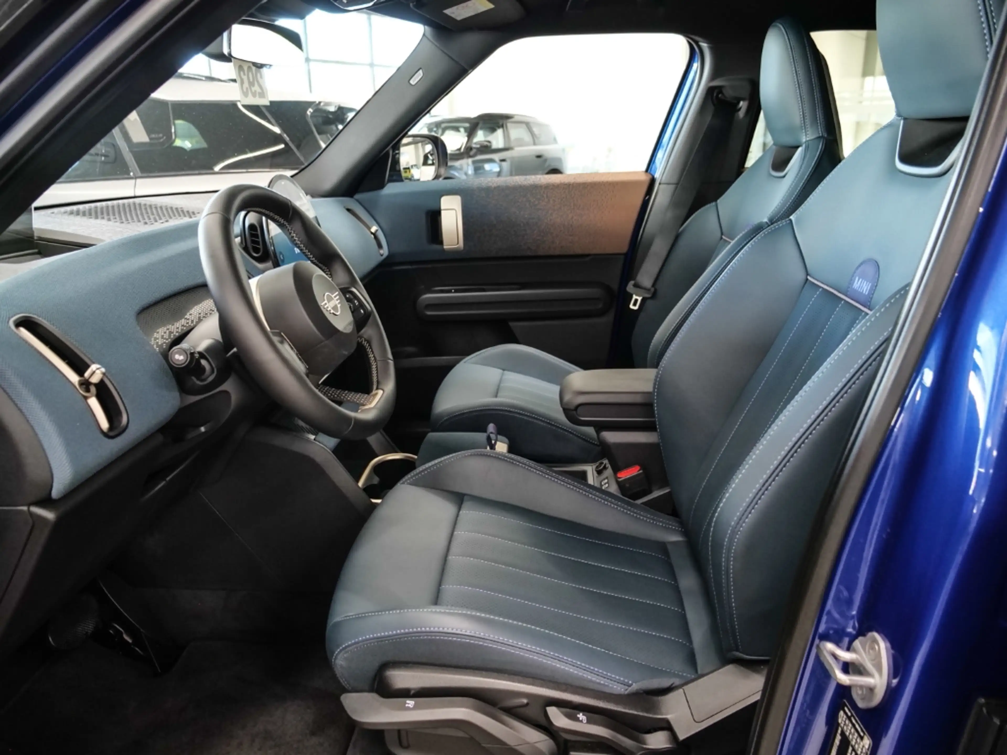 MINI Cooper Countryman Favoured Trim HUD El. Fondsitzverst. Navi LED Kurv — photo 9