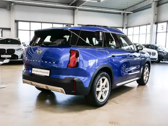 MINI Countryman view 2