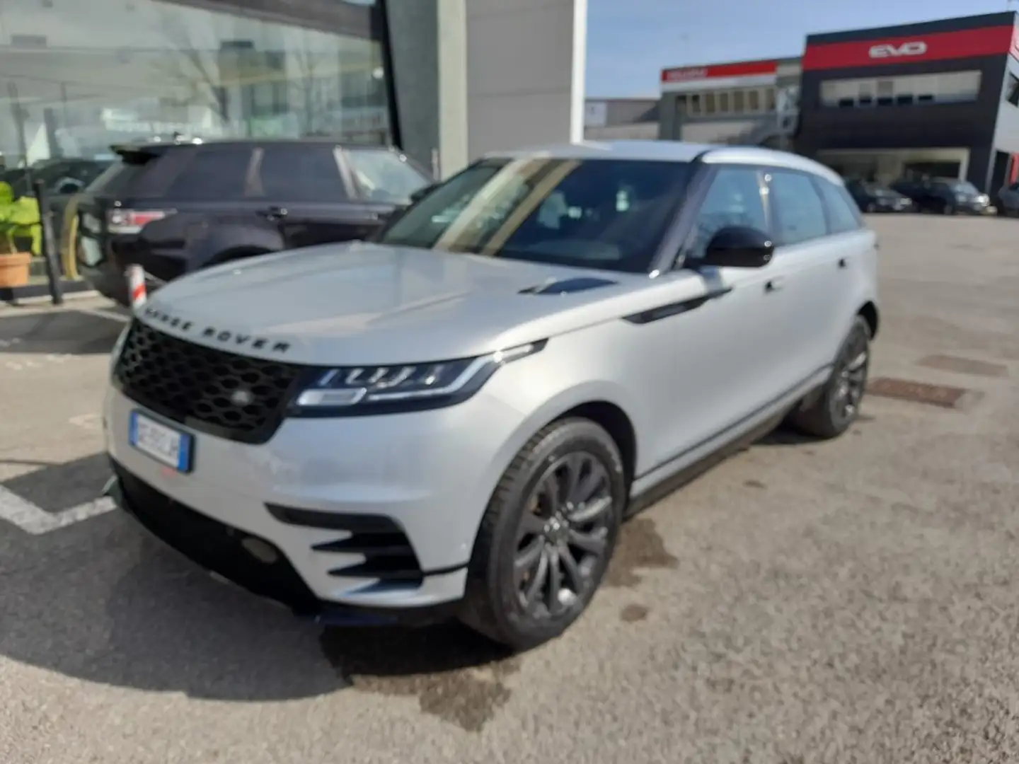 Land Rover Range Rover Velar Range Rover Velar 2.0 Si4 250 CV R-Dynamic Plateado - 1