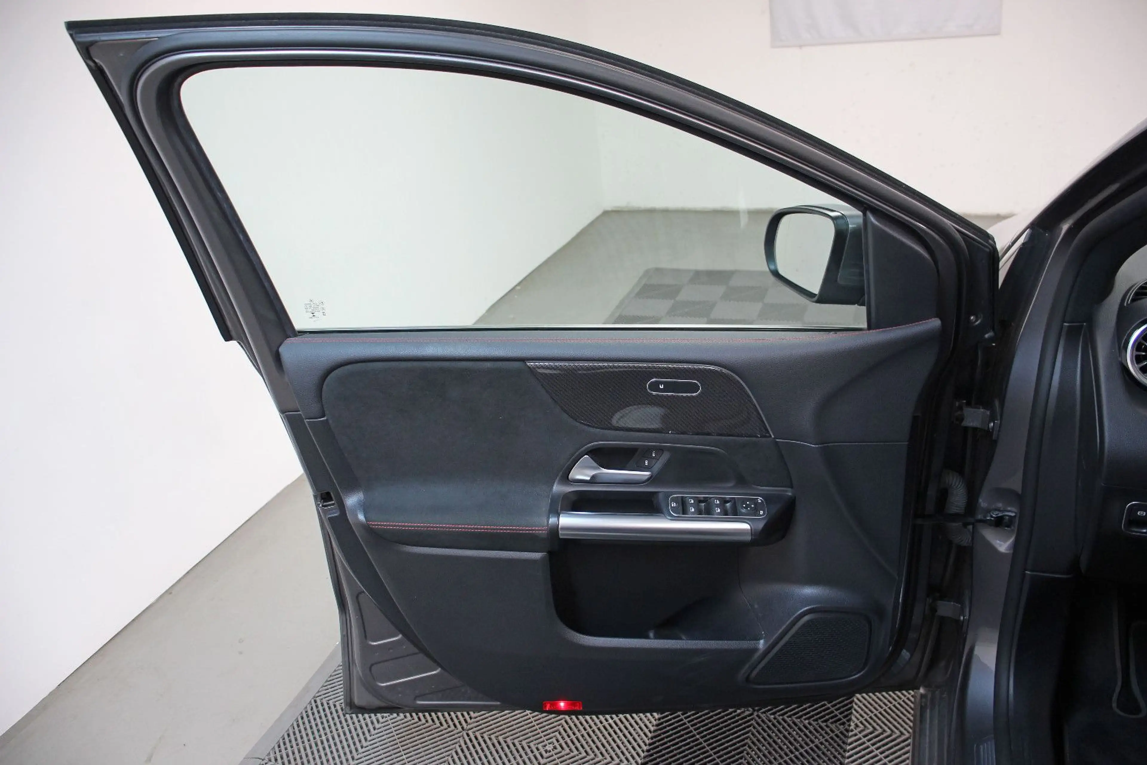 Mercedes-Benz B 220 d AMG-line *KAMERA/AHK/MBUX/DAB/S.HEFT/LED* — photo 8