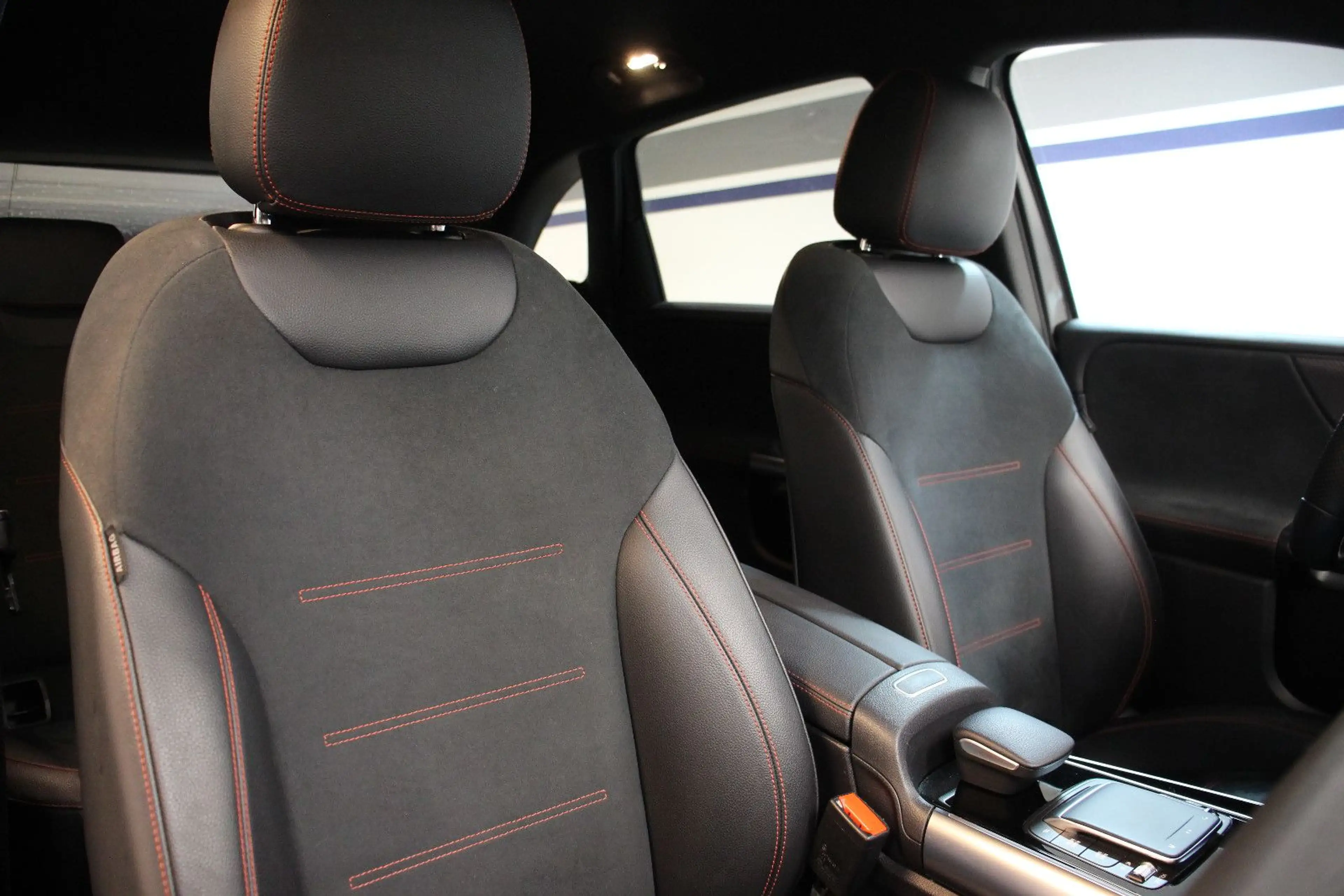 Mercedes-Benz B 220 d AMG-line *KAMERA/AHK/MBUX/DAB/S.HEFT/LED* — photo 12