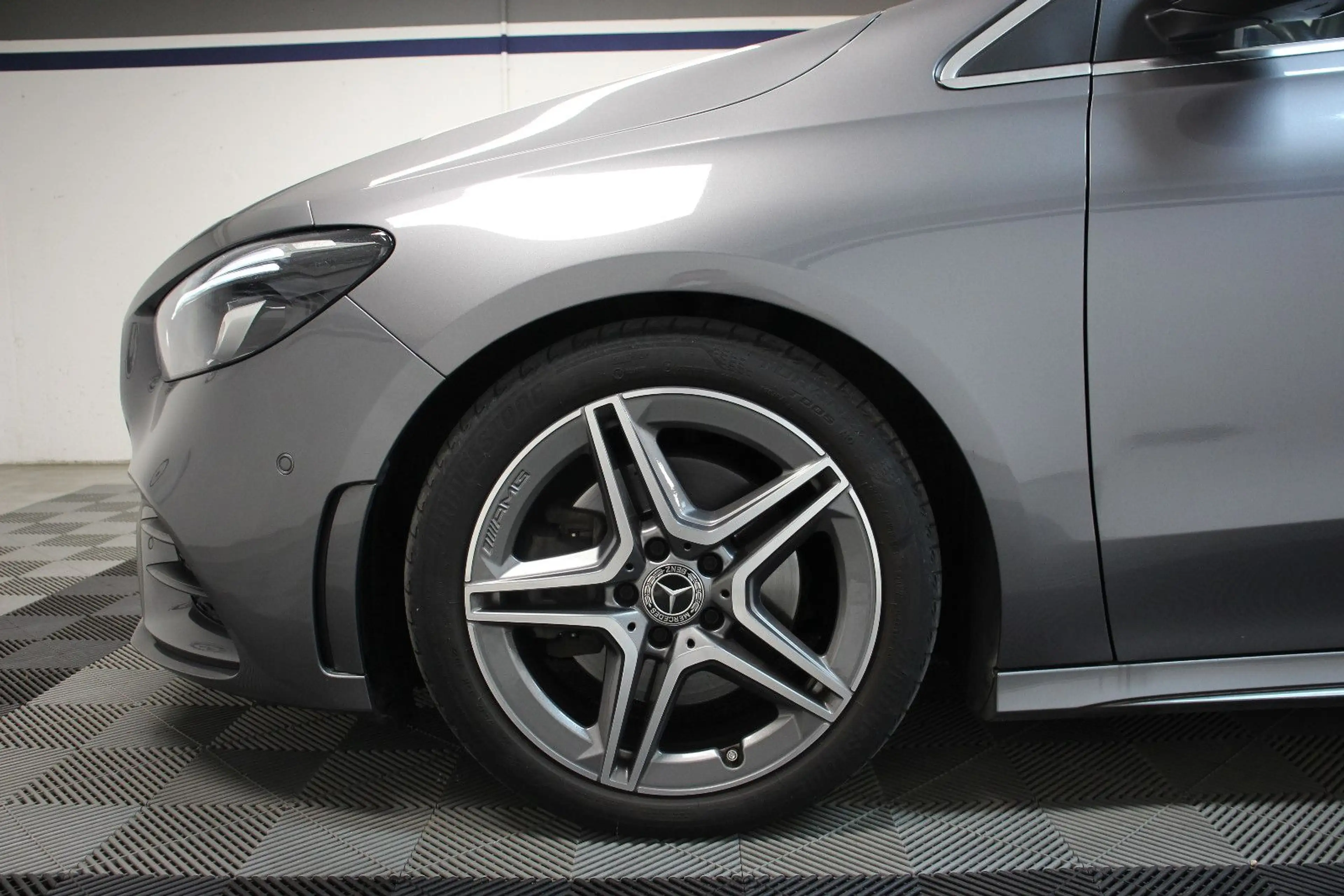 Mercedes-Benz B 220 d AMG-line *KAMERA/AHK/MBUX/DAB/S.HEFT/LED* — photo 5