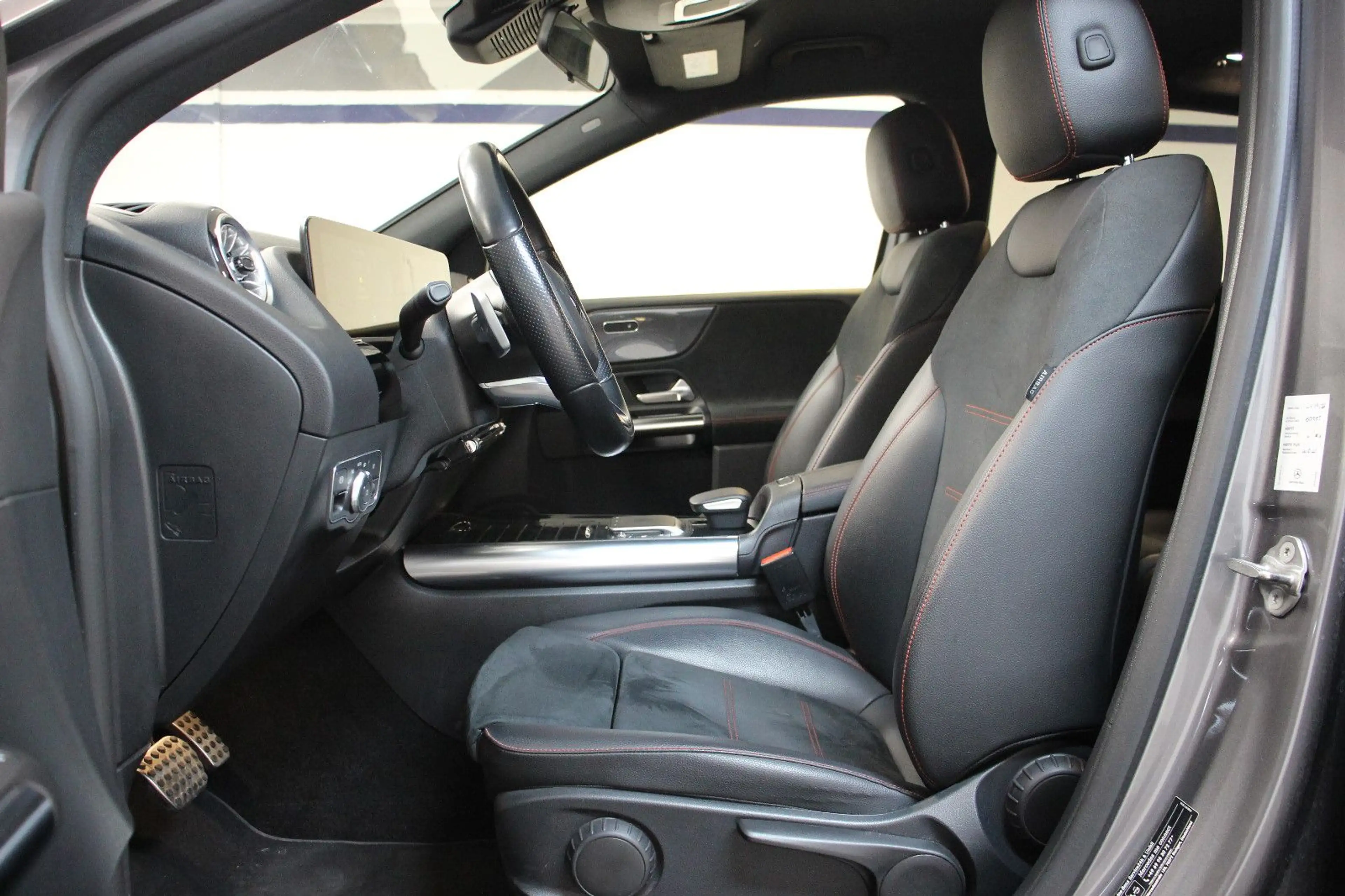 Mercedes-Benz B 220 d AMG-line *KAMERA/AHK/MBUX/DAB/S.HEFT/LED* — photo 10