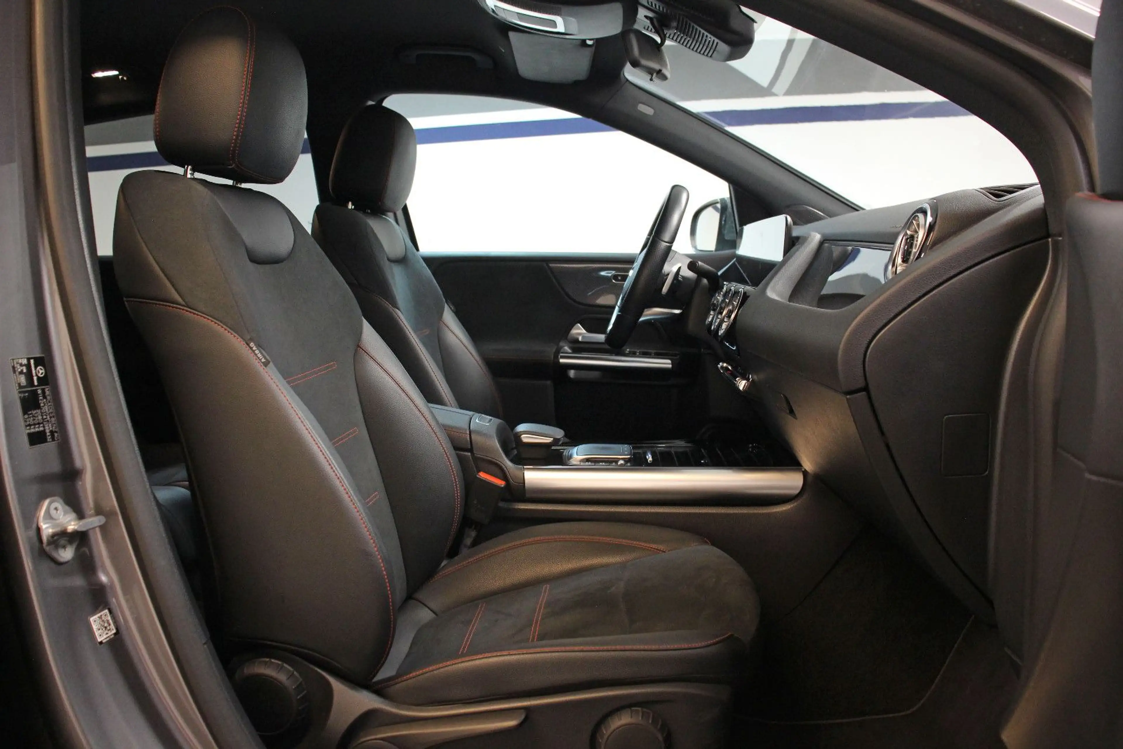 Mercedes-Benz B 220 d AMG-line *KAMERA/AHK/MBUX/DAB/S.HEFT/LED* — photo 11