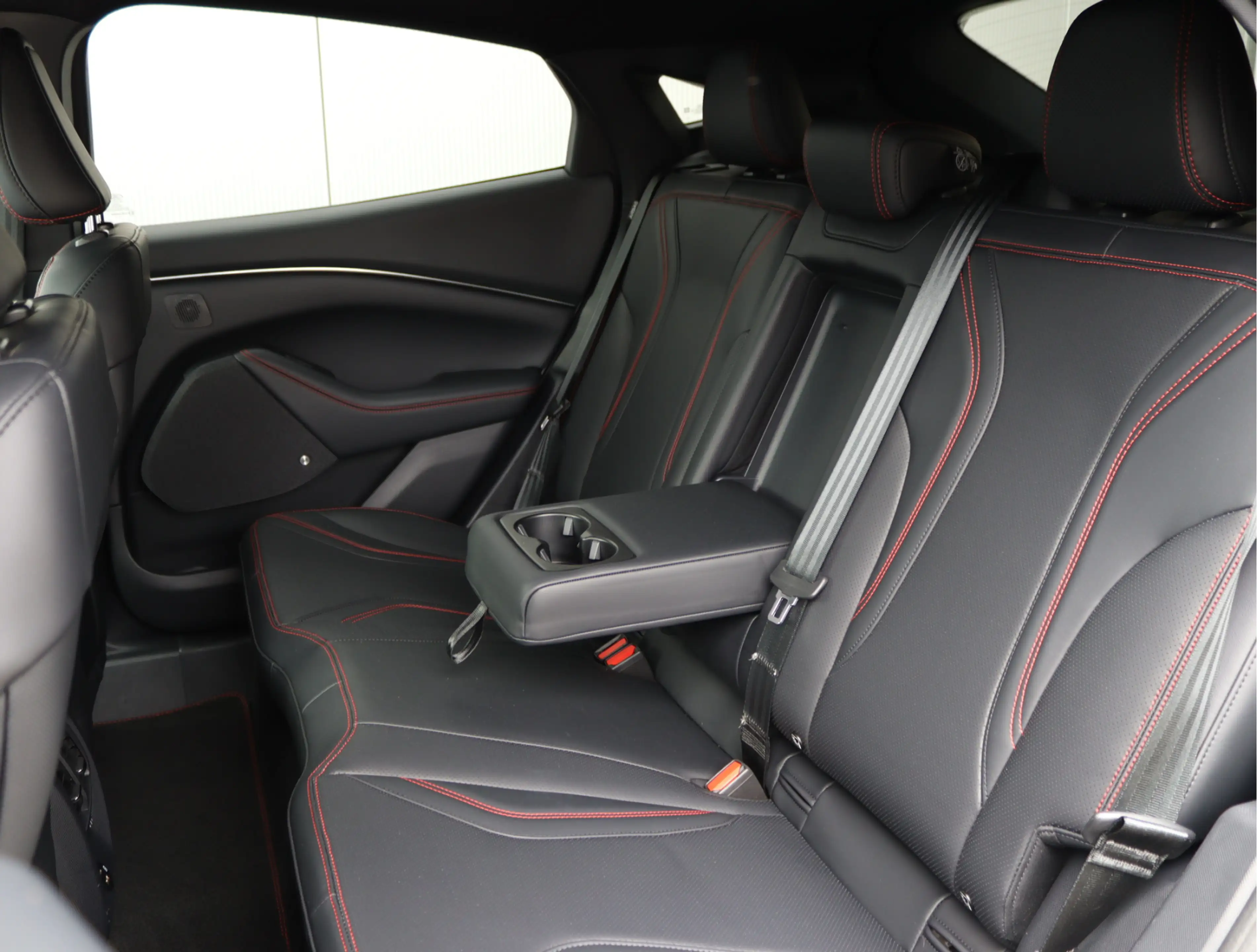 Ford Mustang Mach-E AWD 75 kWh | Trekhaak | SOH 92,3% | B&O | 360 Came — photo 28