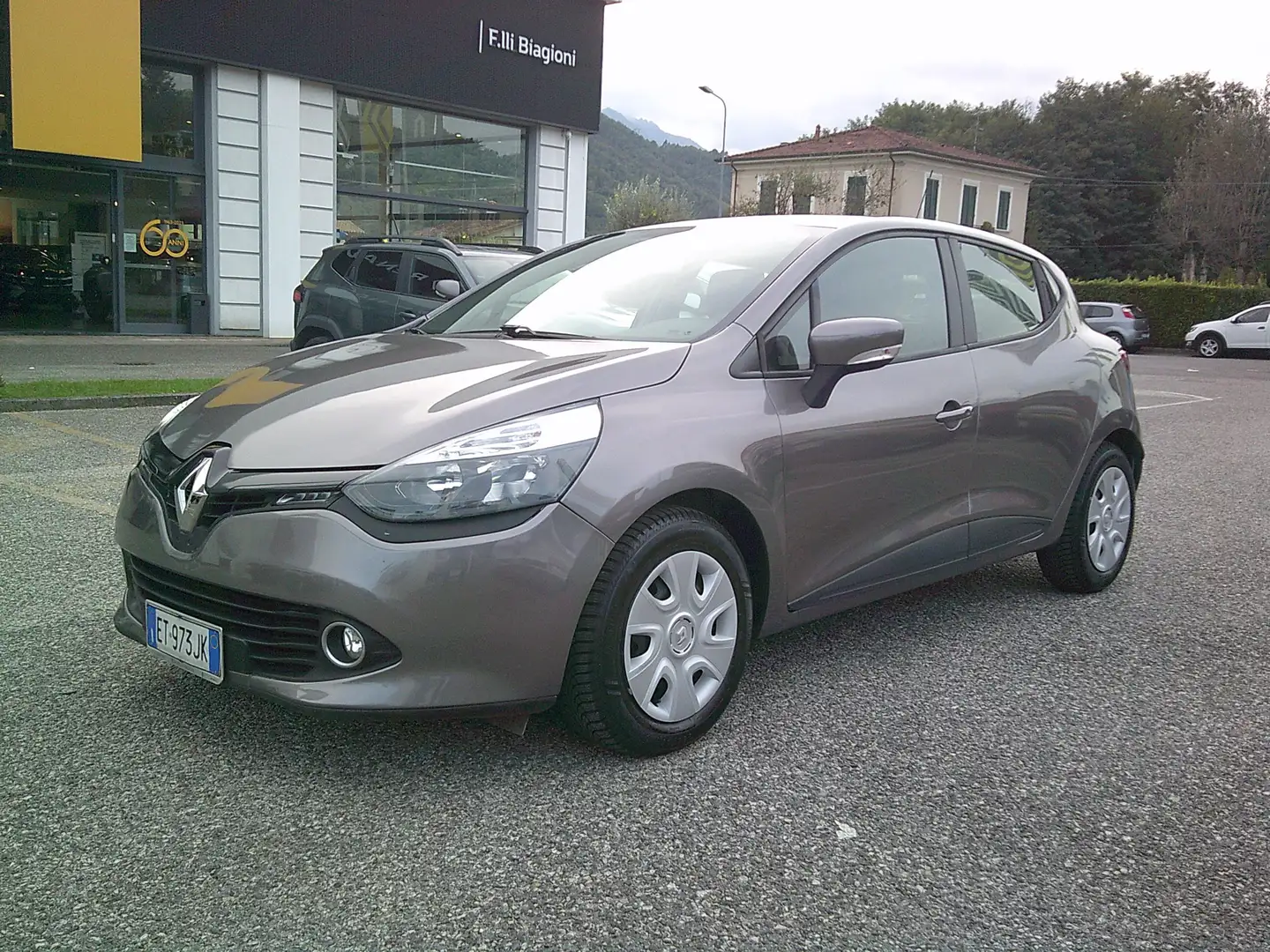 Renault Clio Clio IV 2012 5p 1.2 Wave Gpl 75cv Grijs - 1