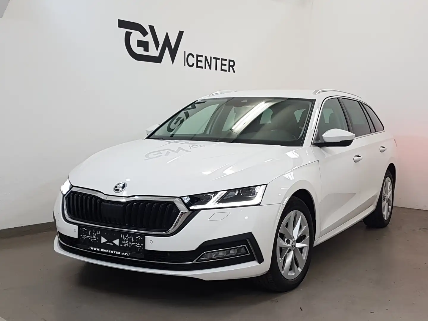 Skoda Octavia Combi 2,0 TDI DSG Style Plus Matrix VirtualCockpit Weiß - 2