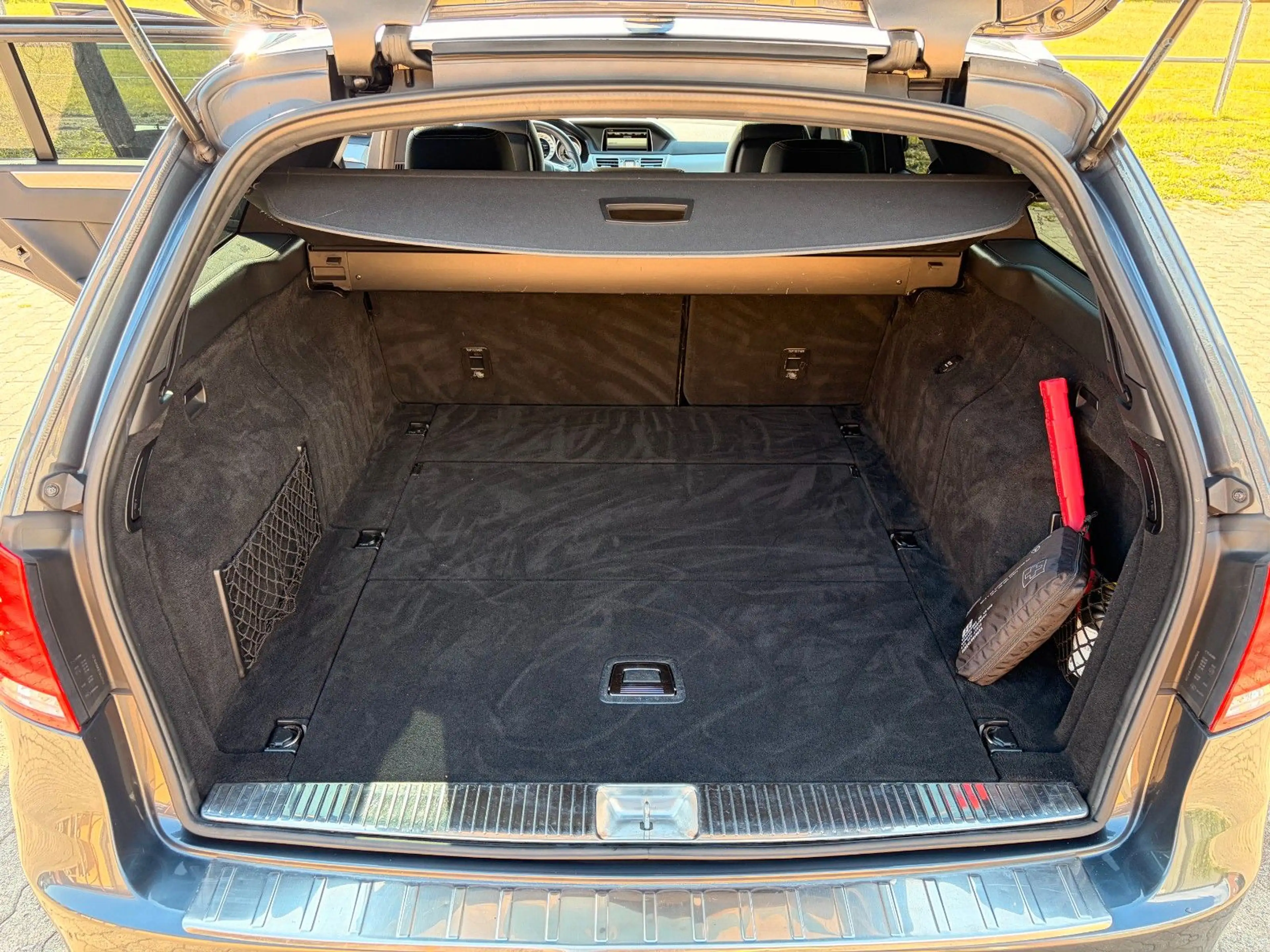 Mercedes-Benz E 350 D BlueTec 4M AMG/SHGD/MEM/360/AIR/ILS/KEYL — photo 14